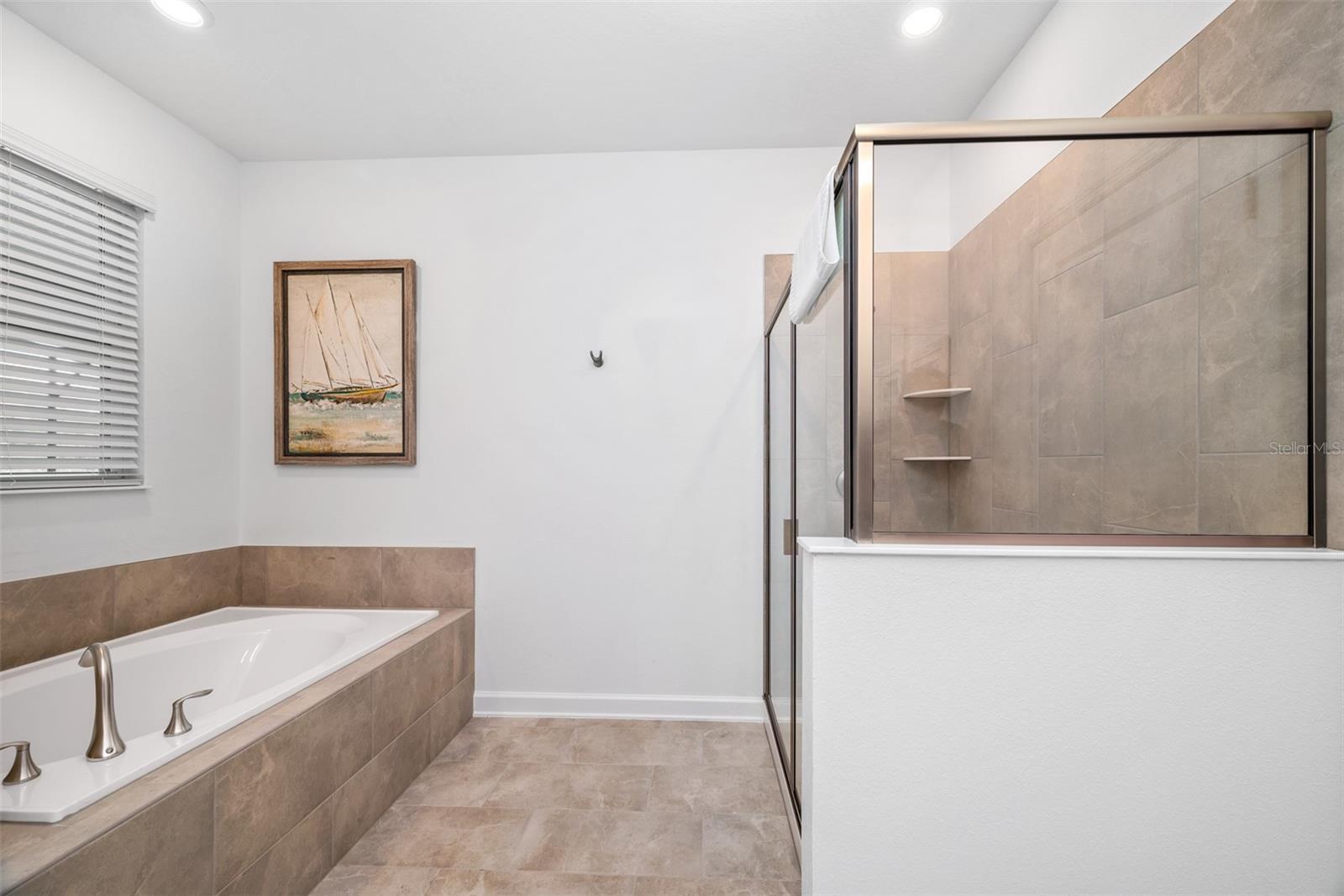 Image 18 of 78 For 2996 Penelope Loop