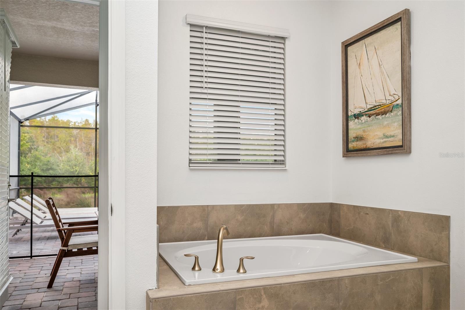 Image 19 of 78 For 2996 Penelope Loop