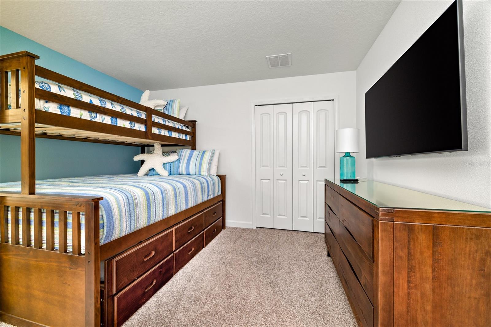 Image 33 of 78 For 2996 Penelope Loop