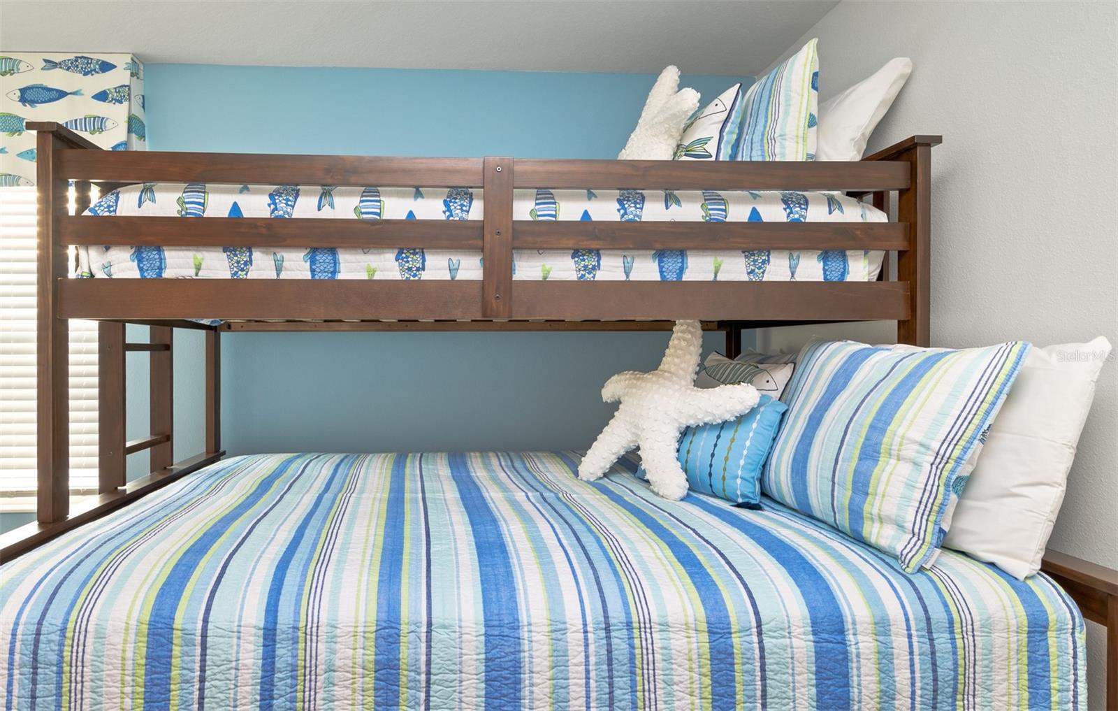 Image 35 of 78 For 2996 Penelope Loop