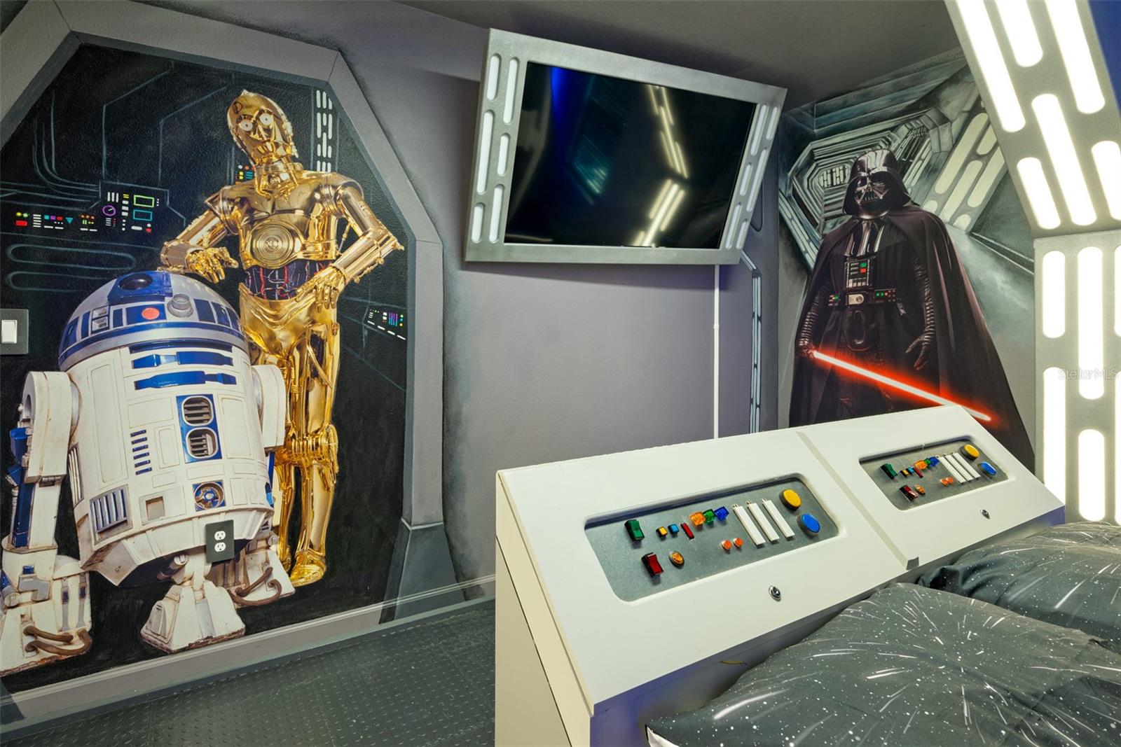 Image 38 of 78 For 2996 Penelope Loop