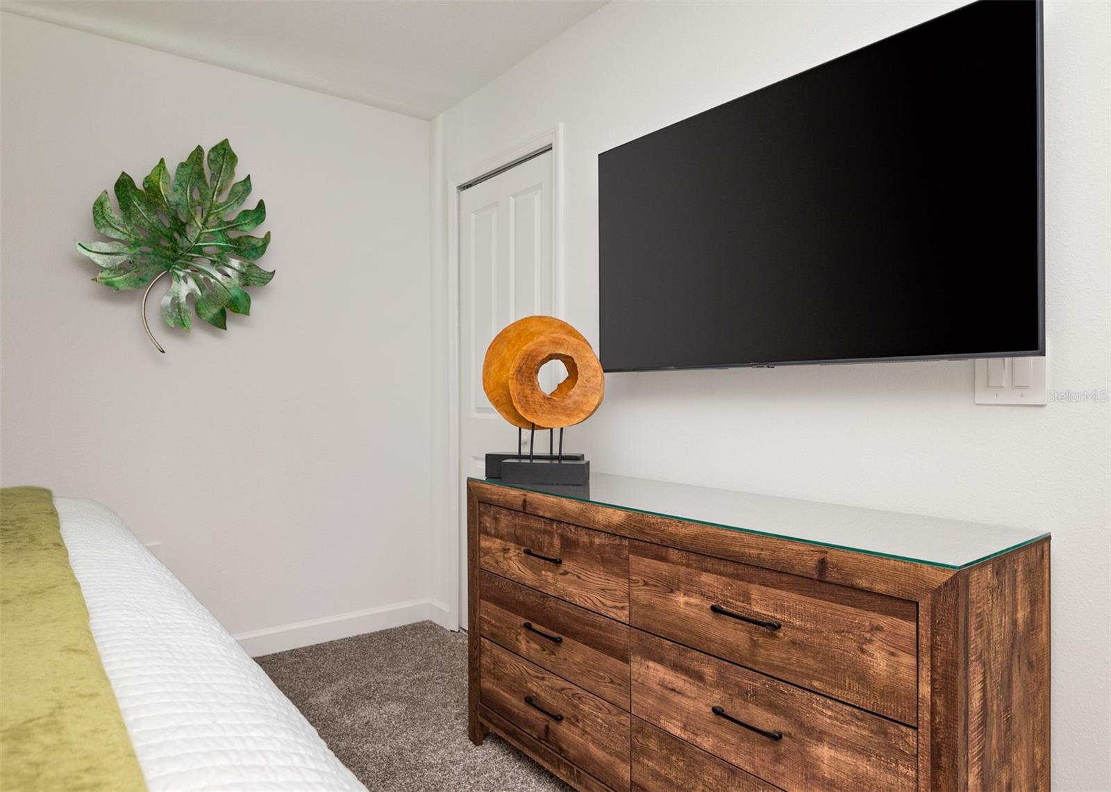 Image 46 of 78 For 2996 Penelope Loop