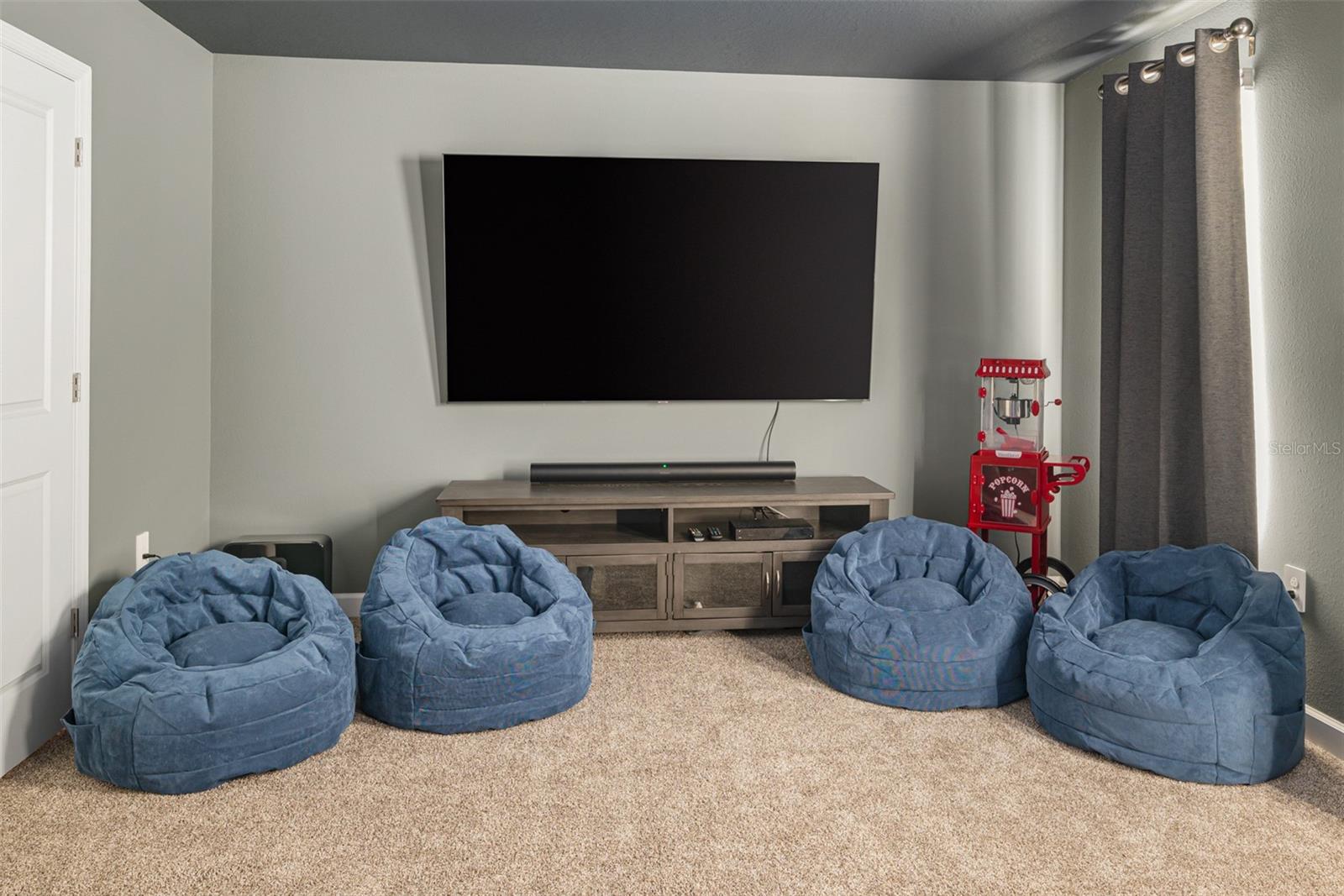 Image 51 of 78 For 2996 Penelope Loop