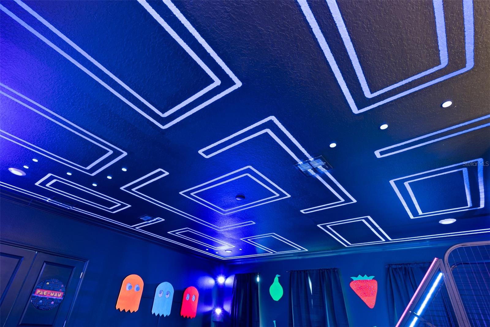 Image 52 of 78 For 2996 Penelope Loop