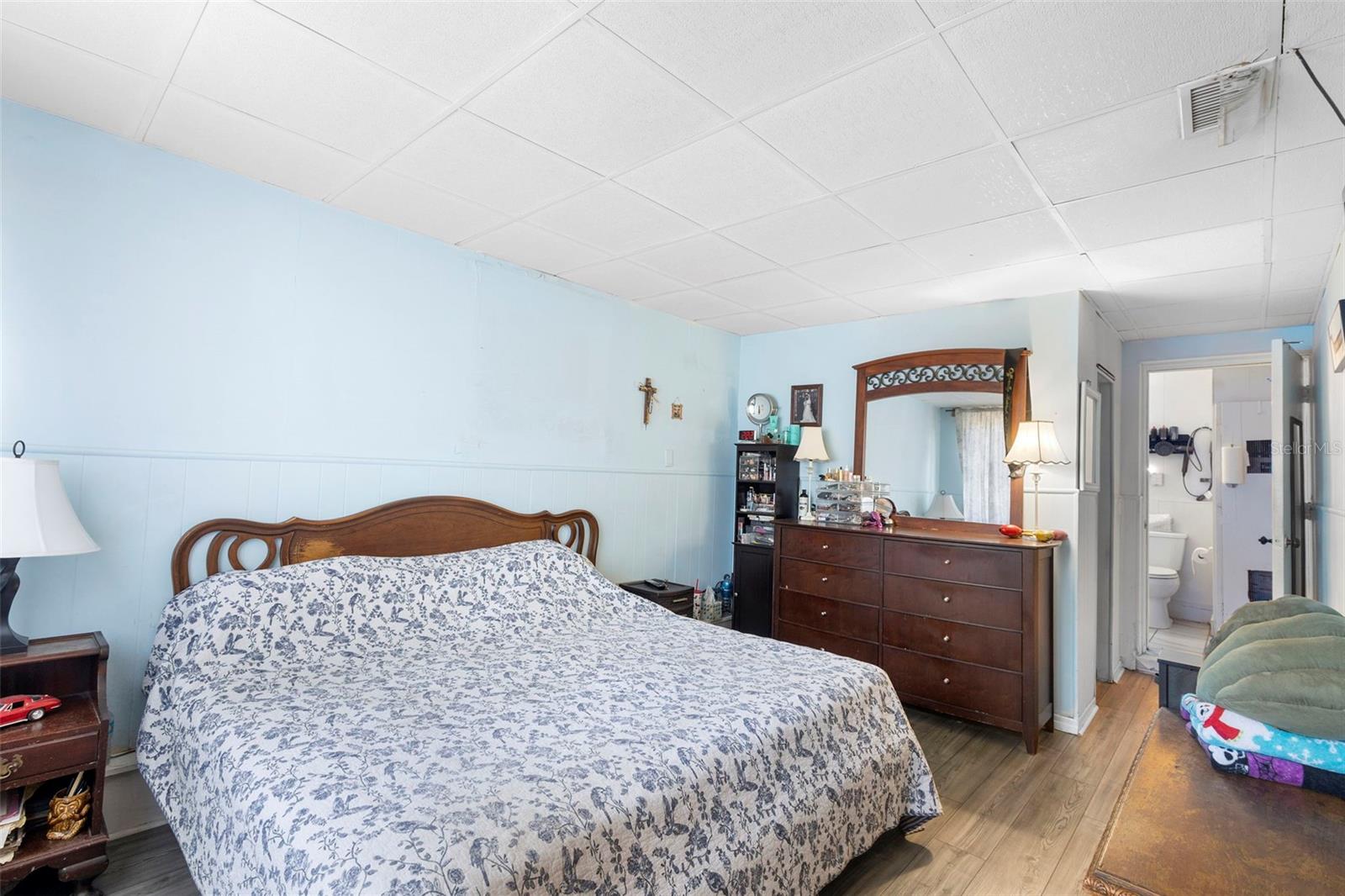 Image 12 of 22 For 525 Foothill Way