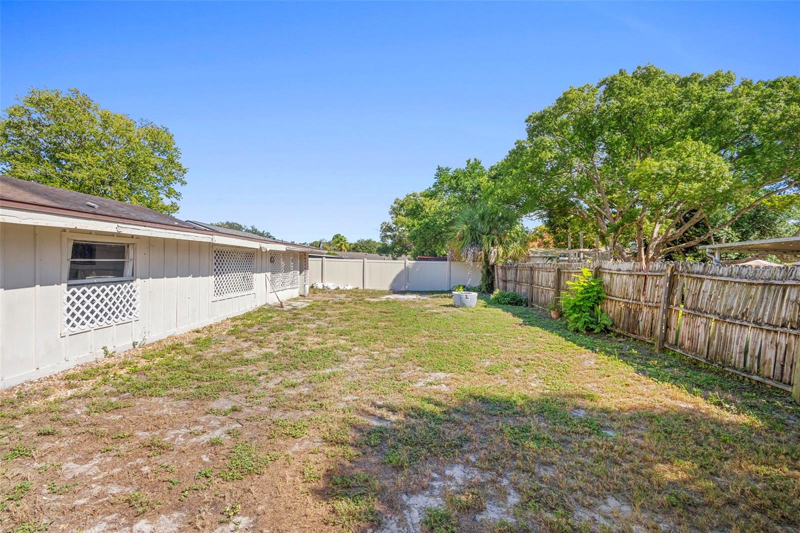 Image 21 of 22 For 525 Foothill Way