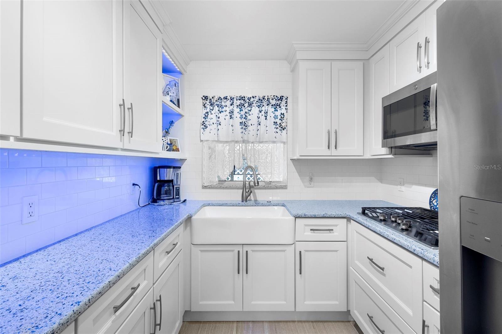 Image 5 of 22 For 525 Foothill Way