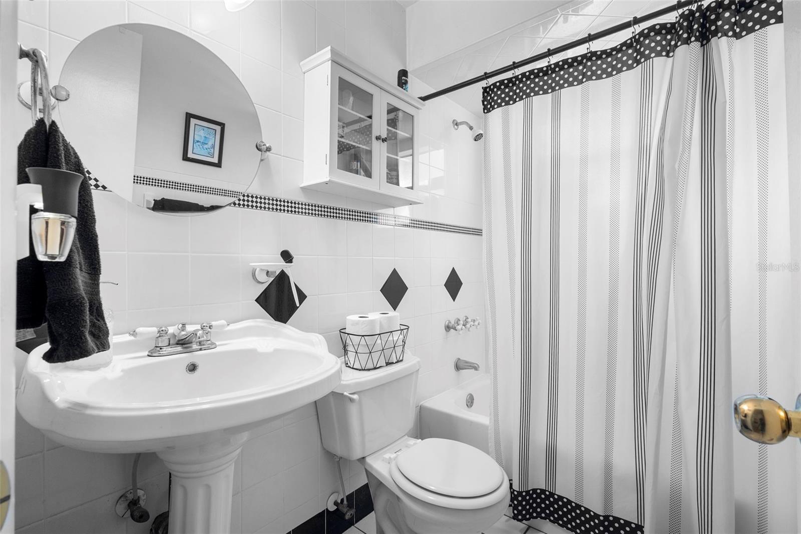 Image 6 of 22 For 525 Foothill Way