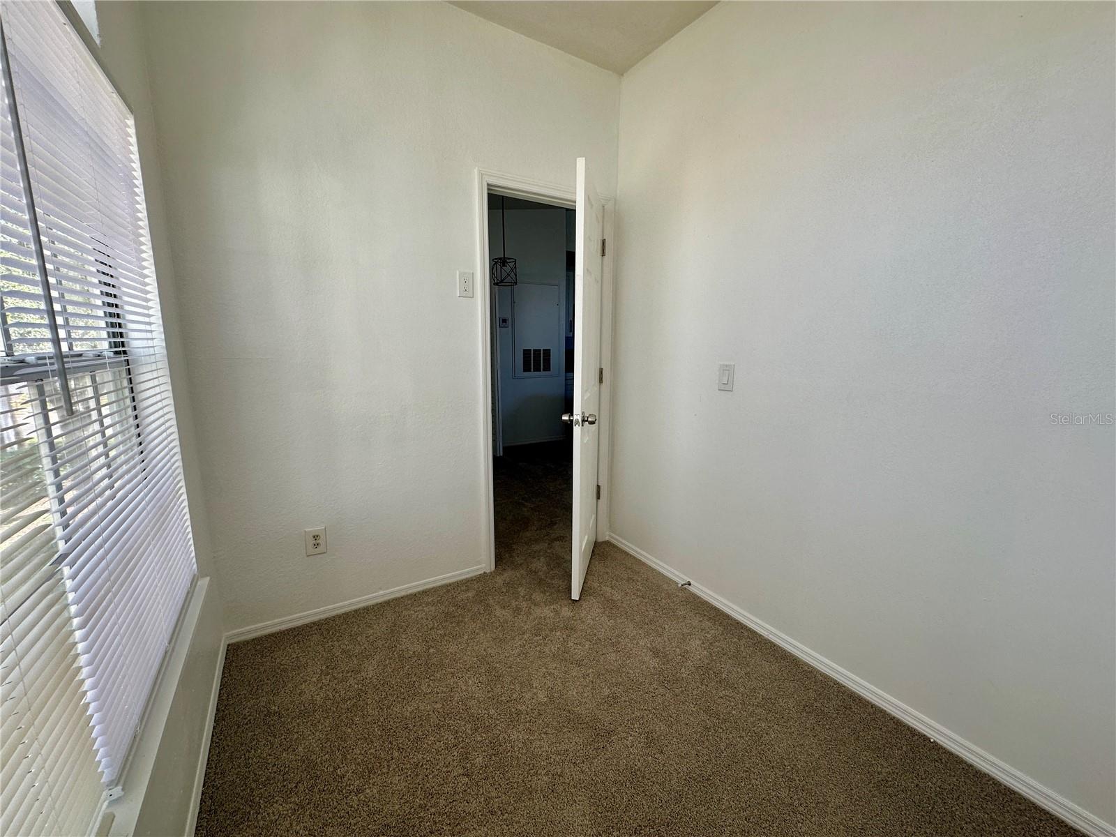 Image 13 of 24 For 1606 Columbia Arms Circle 224