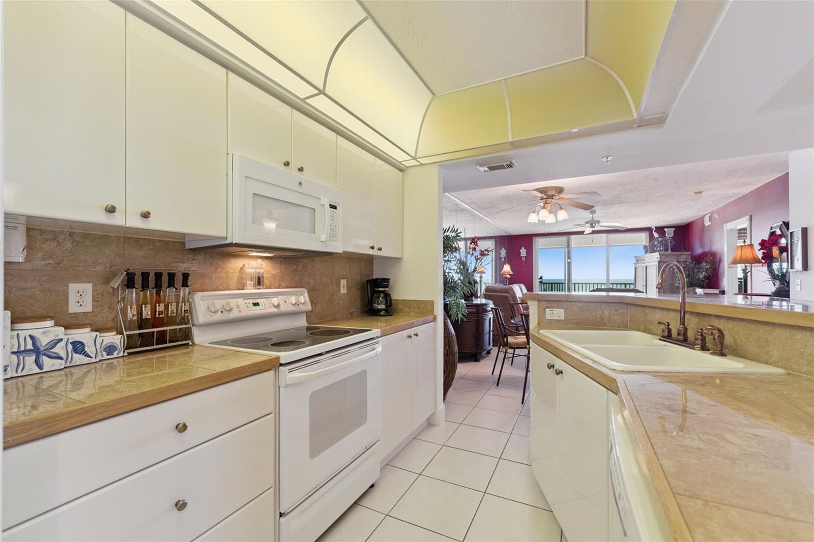 Image 11 of 46 For 4621 Atlantic Avenue 7506