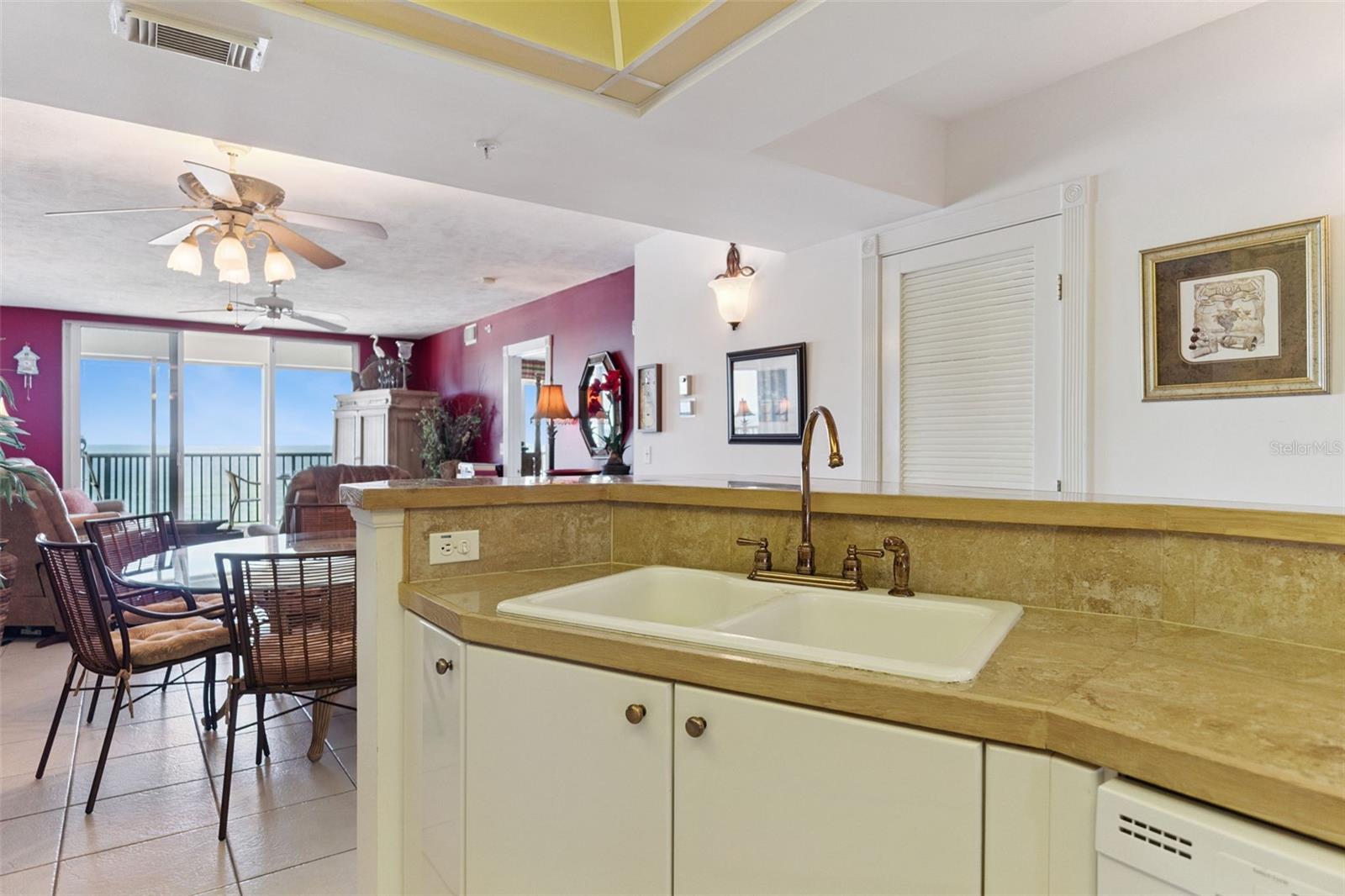 Image 14 of 46 For 4621 Atlantic Avenue 7506