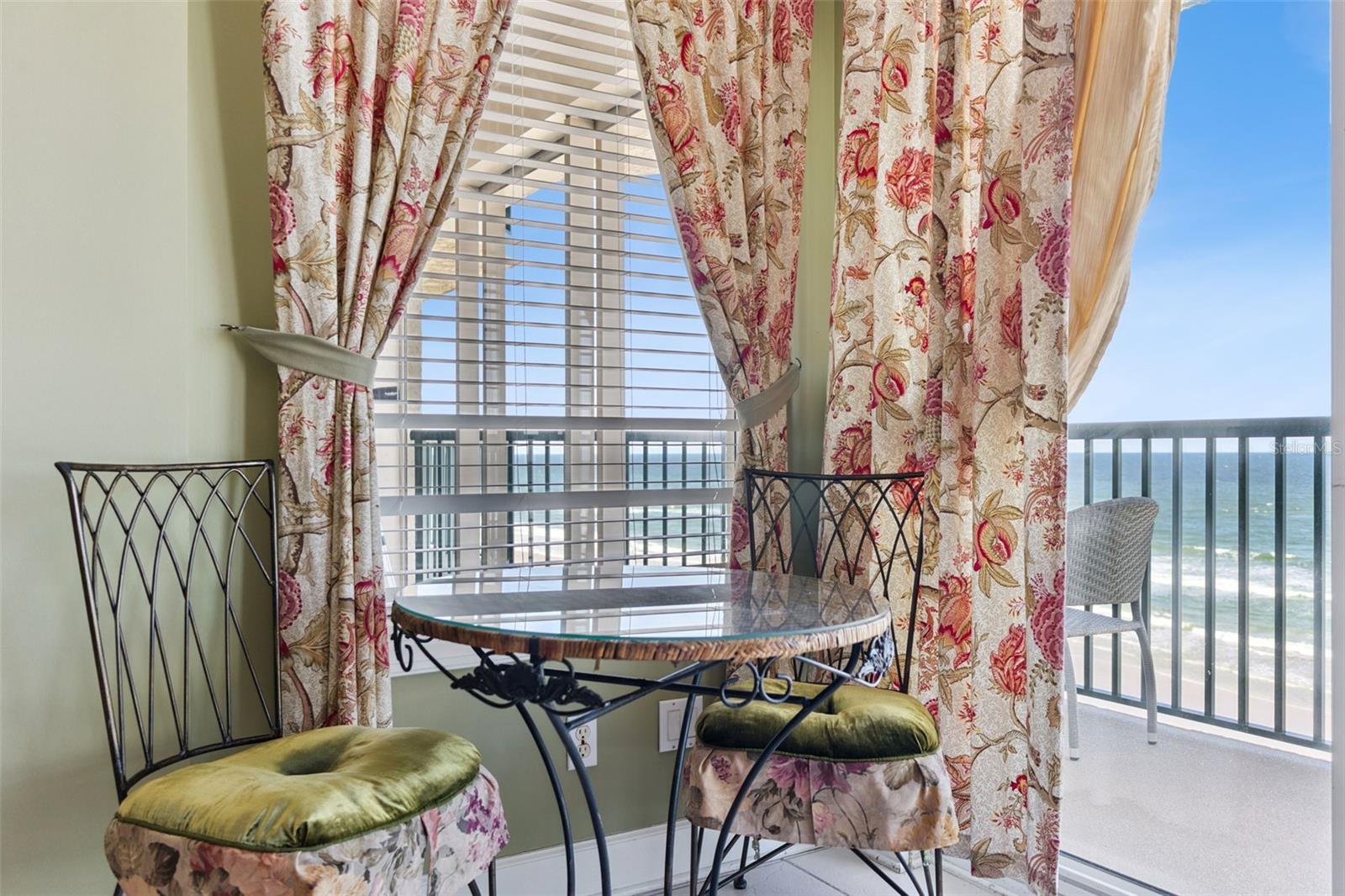 Image 24 of 46 For 4621 Atlantic Avenue 7506