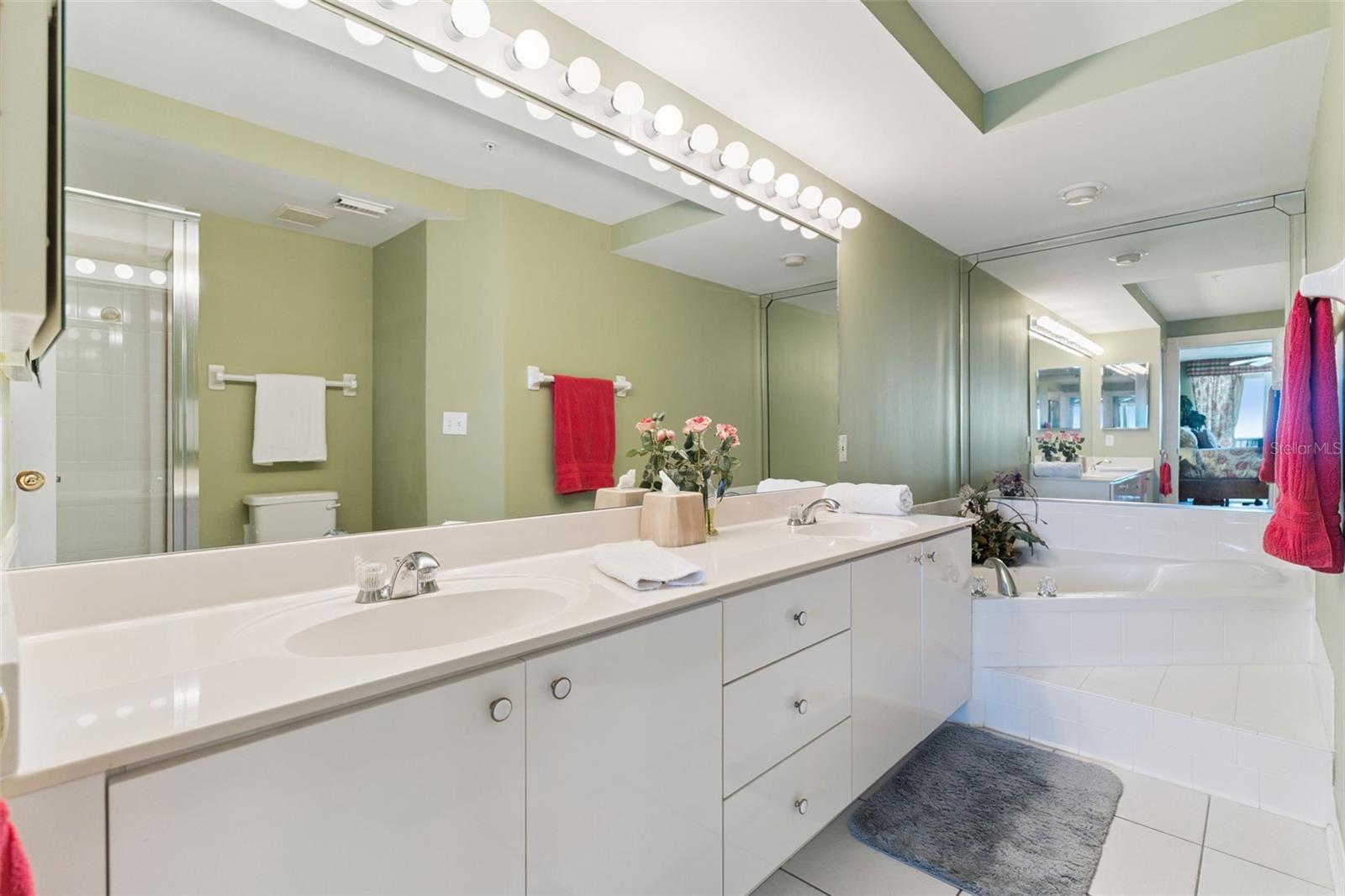 Image 27 of 46 For 4621 Atlantic Avenue 7506