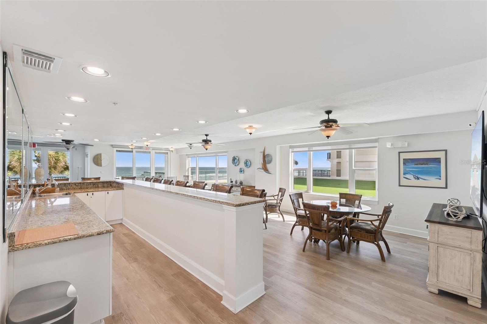 Image 37 of 46 For 4621 Atlantic Avenue 7506