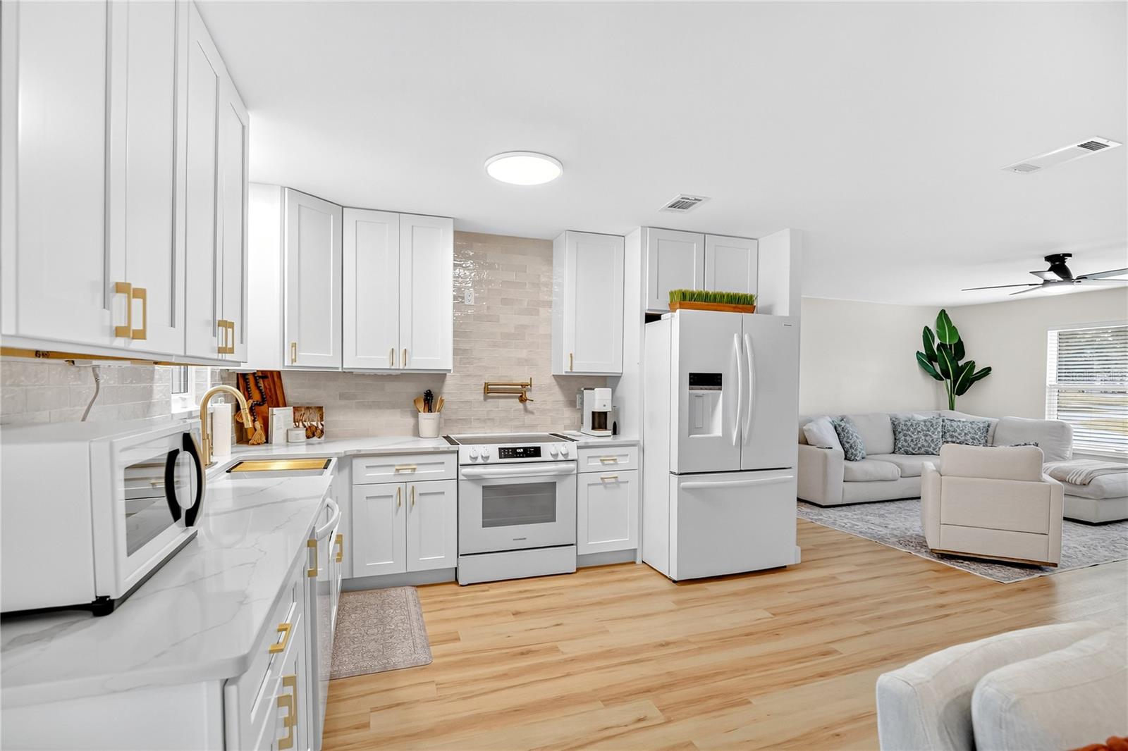 Image 10 of 31 For 3199 Urmey Avenue