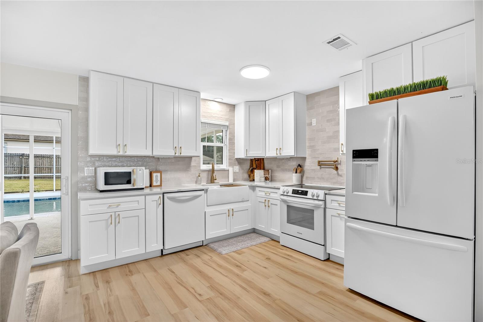 Image 11 of 31 For 3199 Urmey Avenue