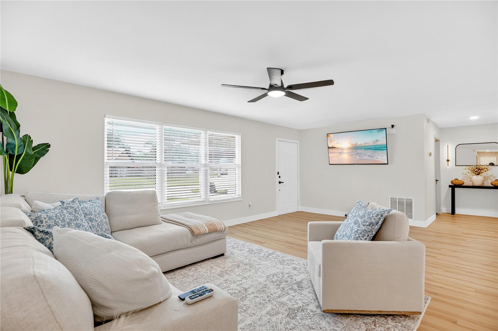 Image 6 of 31 For 3199 Urmey Avenue