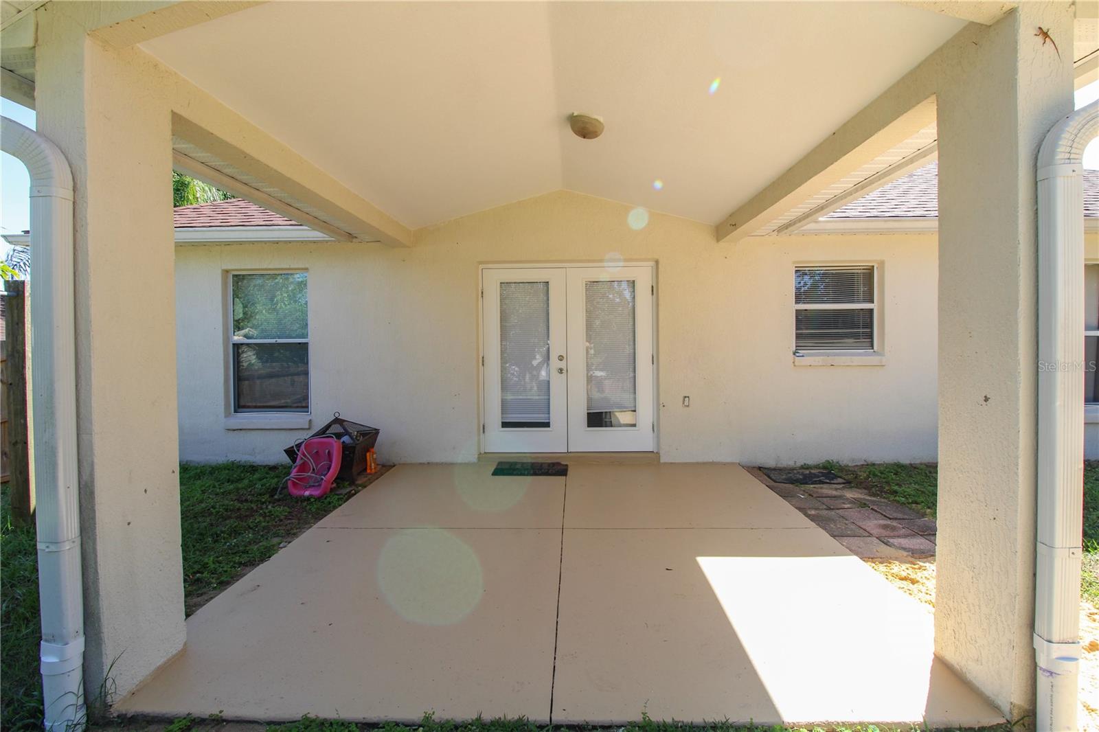 Image 19 of 25 For 10041 Crenshaw Circle