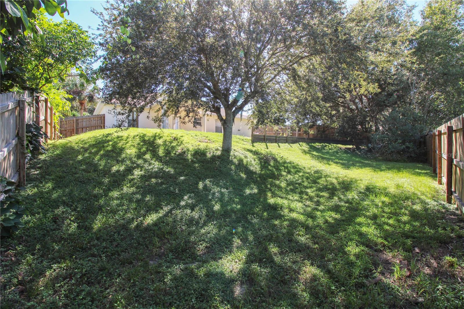 Image 21 of 25 For 10041 Crenshaw Circle