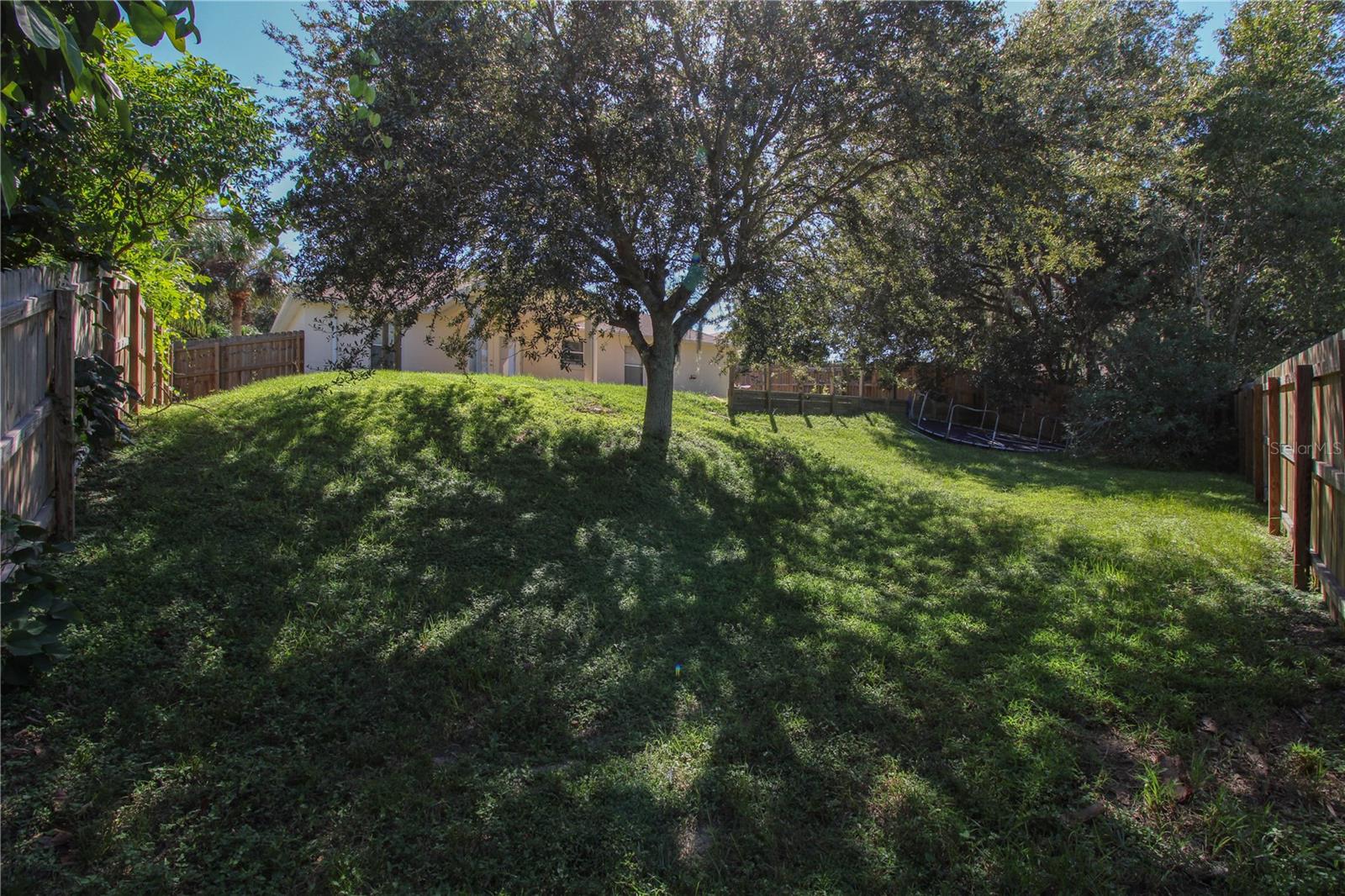 Image 22 of 25 For 10041 Crenshaw Circle