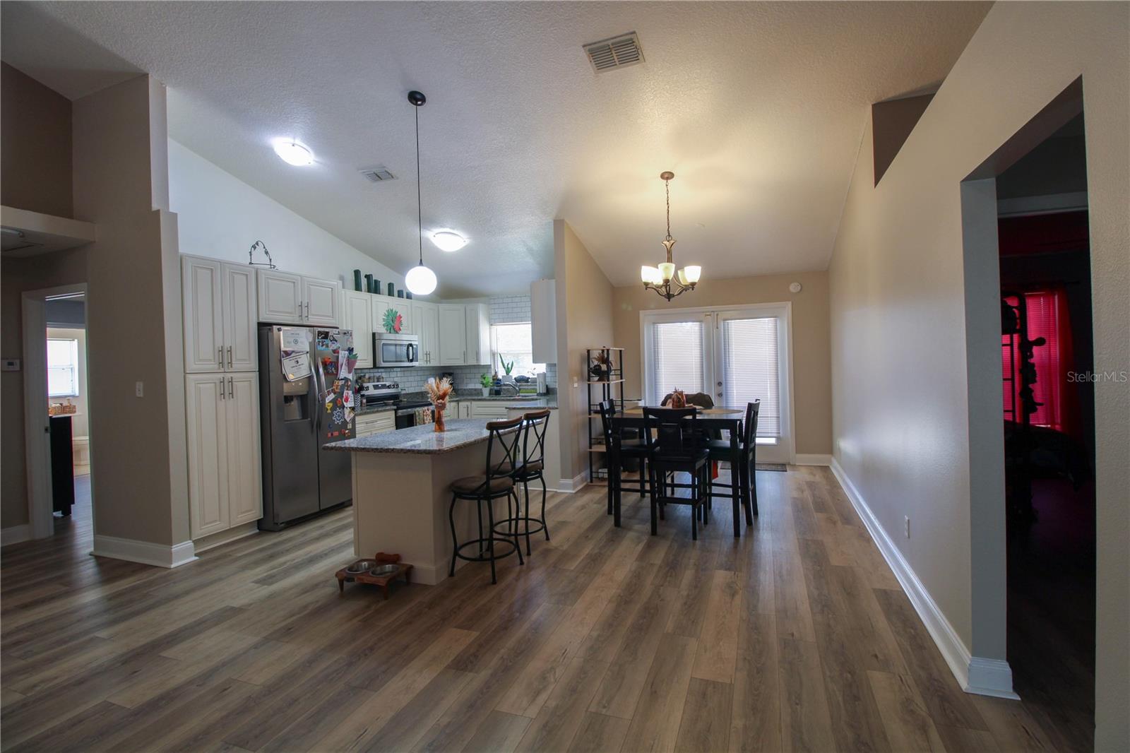 Image 3 of 25 For 10041 Crenshaw Circle