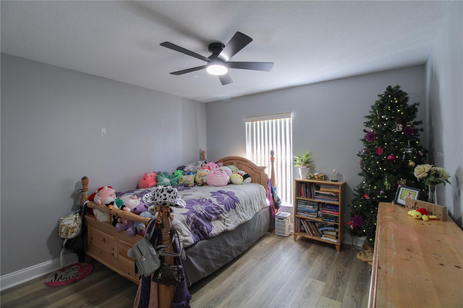 Image 9 of 25 For 10041 Crenshaw Circle