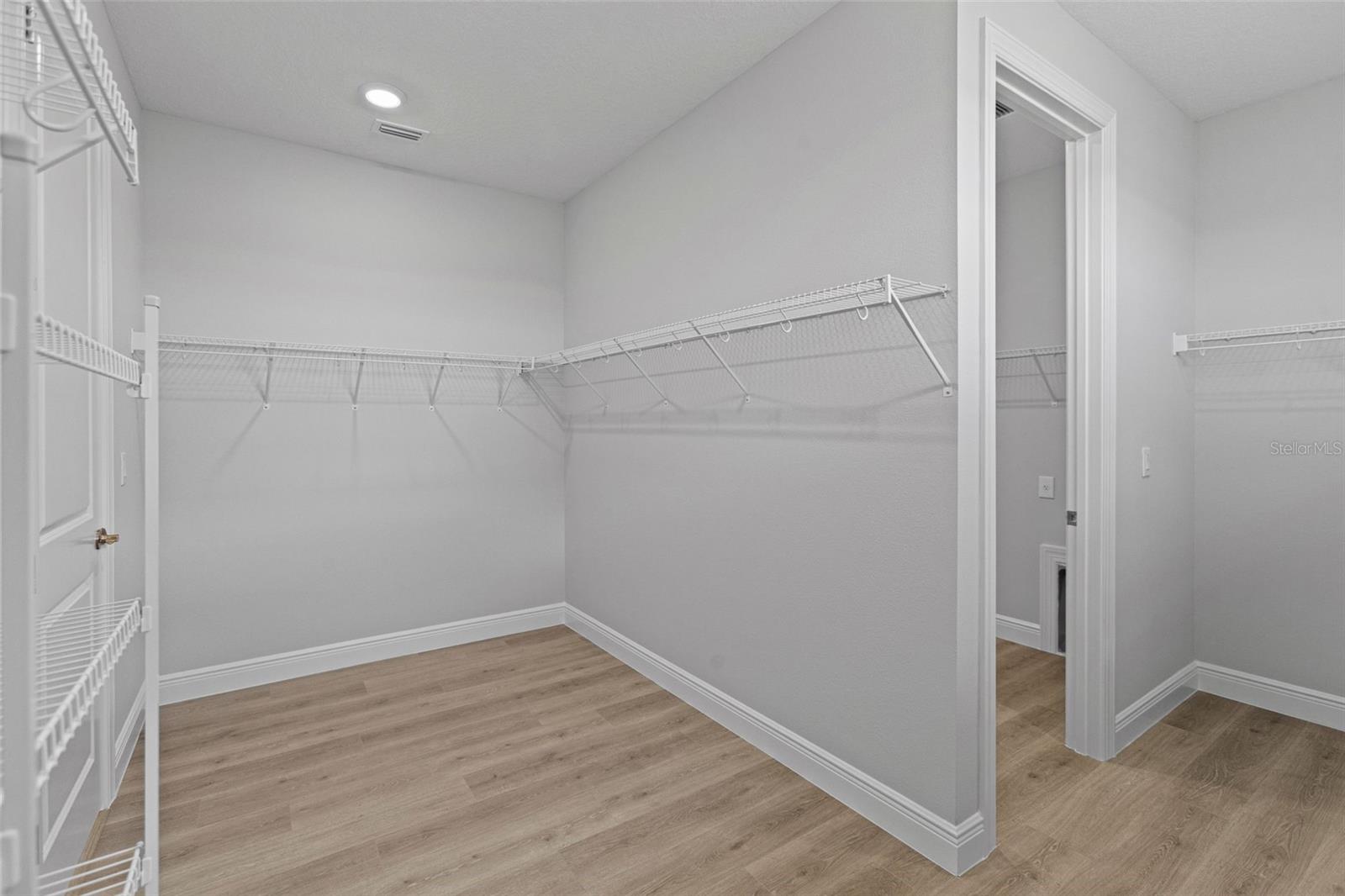 Image 12 of 35 For 14444 Woodland Preserve Trail