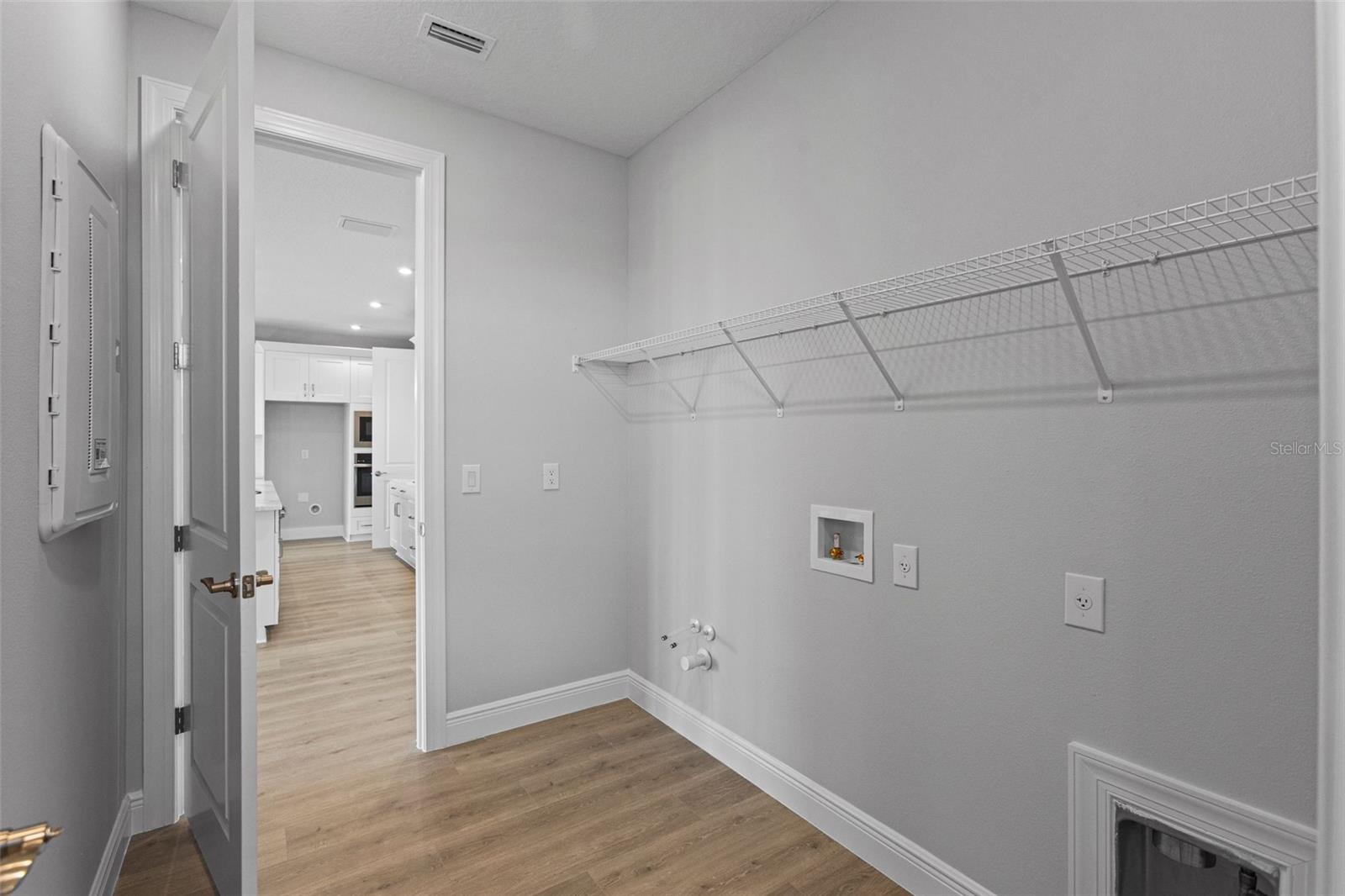 Image 21 of 35 For 14444 Woodland Preserve Trail