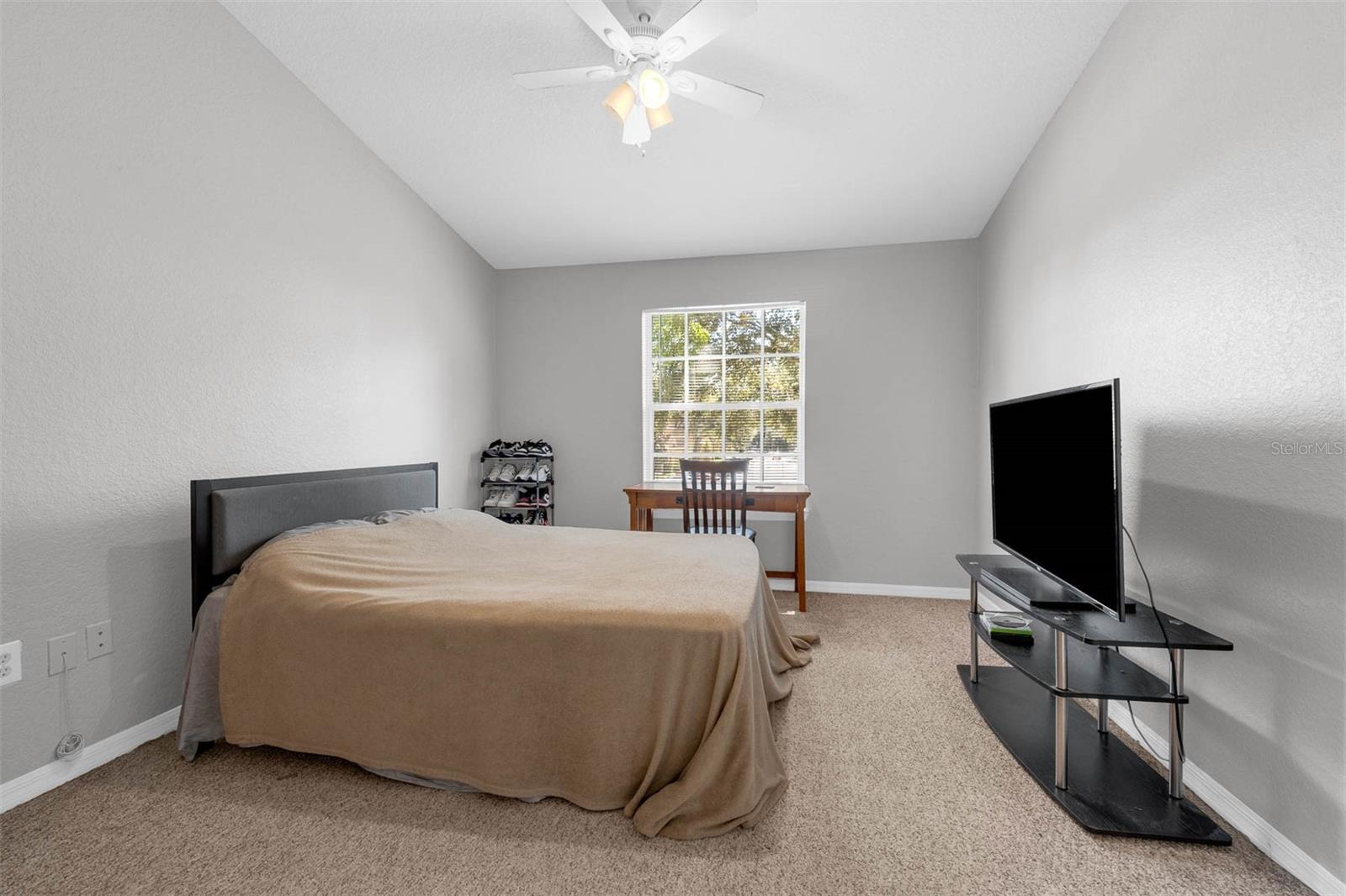 Image 16 of 28 For 836 Grand Regency Point 200