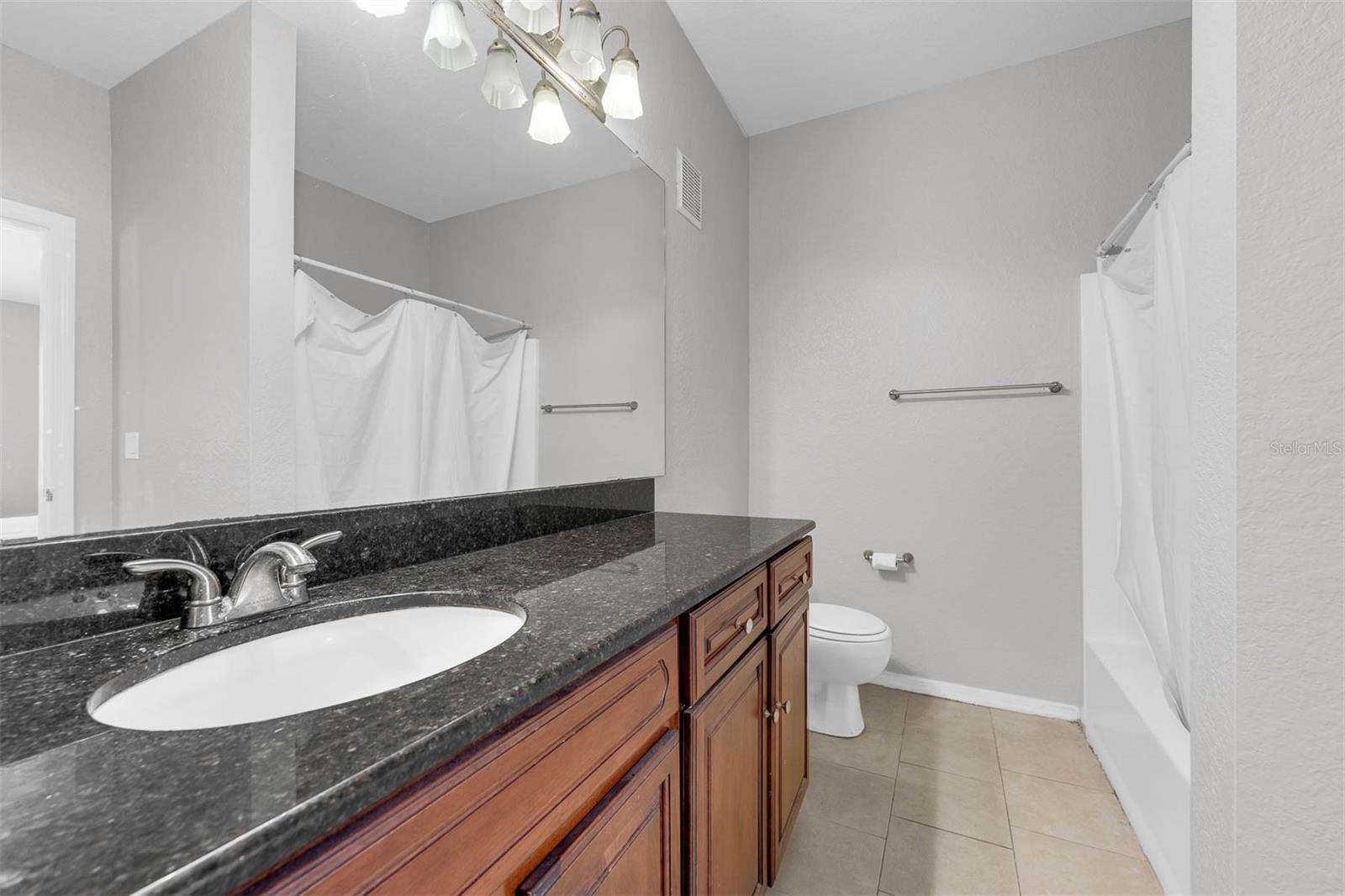 Image 18 of 28 For 836 Grand Regency Point 200