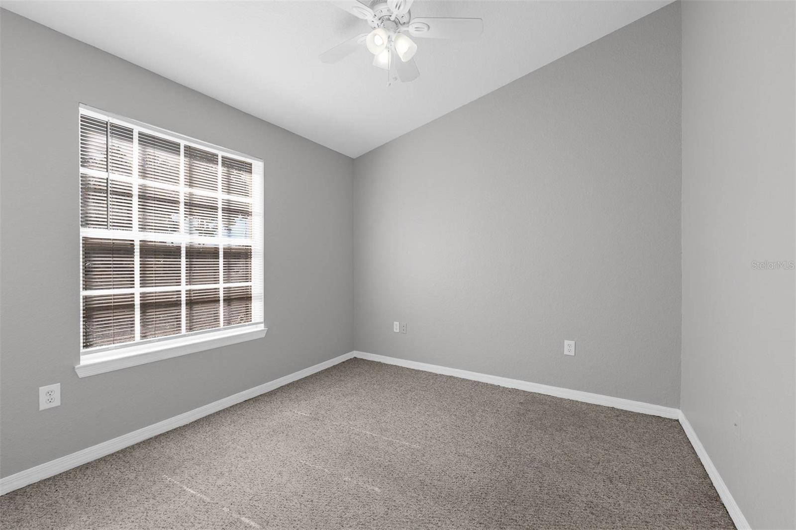 Image 23 of 28 For 836 Grand Regency Point 200