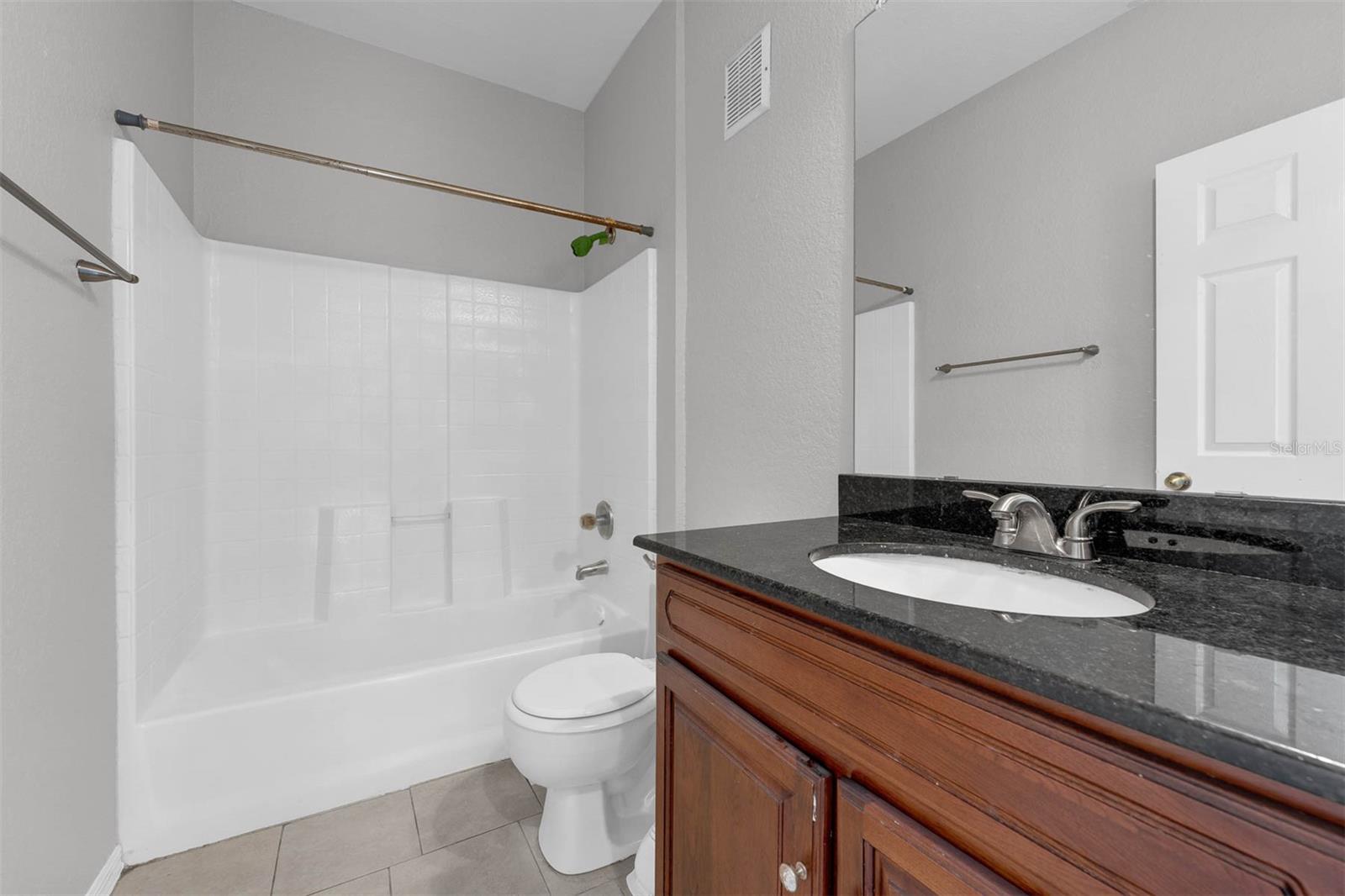 Image 25 of 28 For 836 Grand Regency Point 200