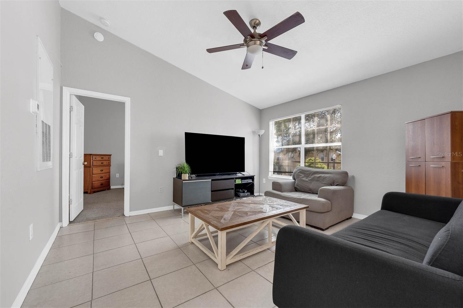 Image 3 of 28 For 836 Grand Regency Point 200