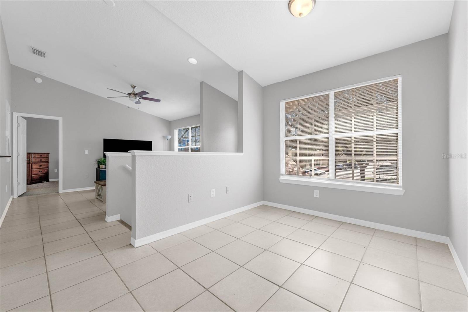 Image 5 of 28 For 836 Grand Regency Point 200