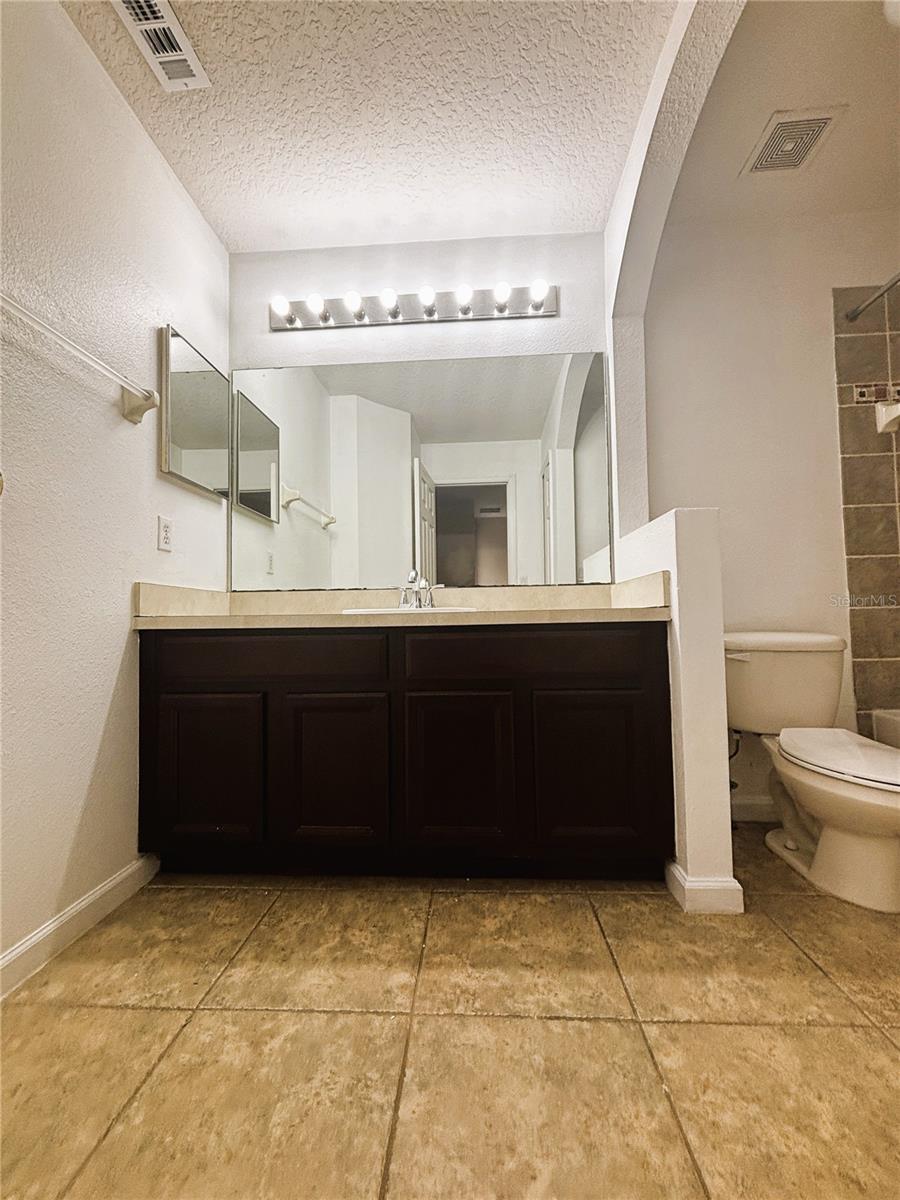 Image 17 of 33 For 16183 Old Ash Loop