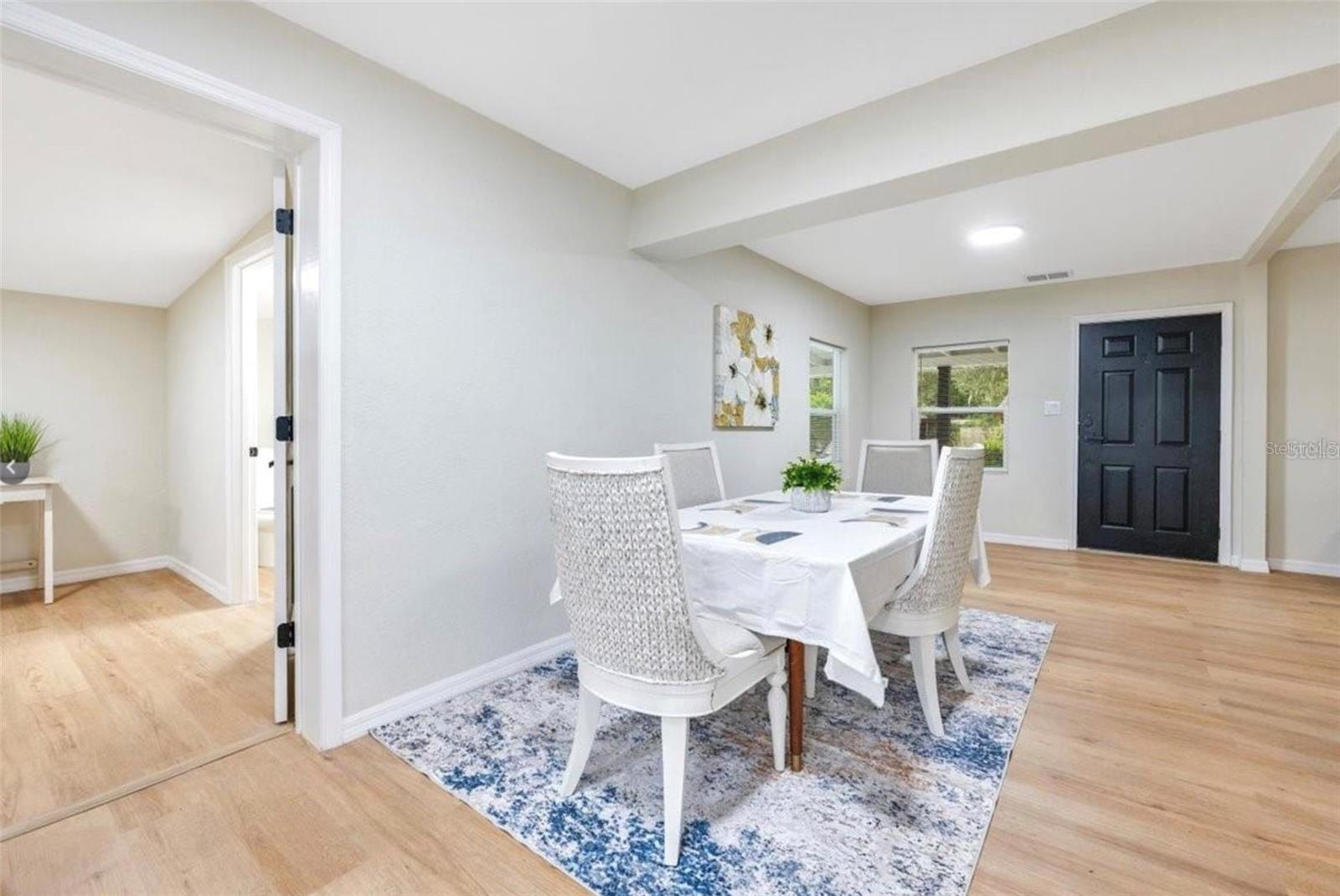 Image 13 of 21 For 412 Oak Street