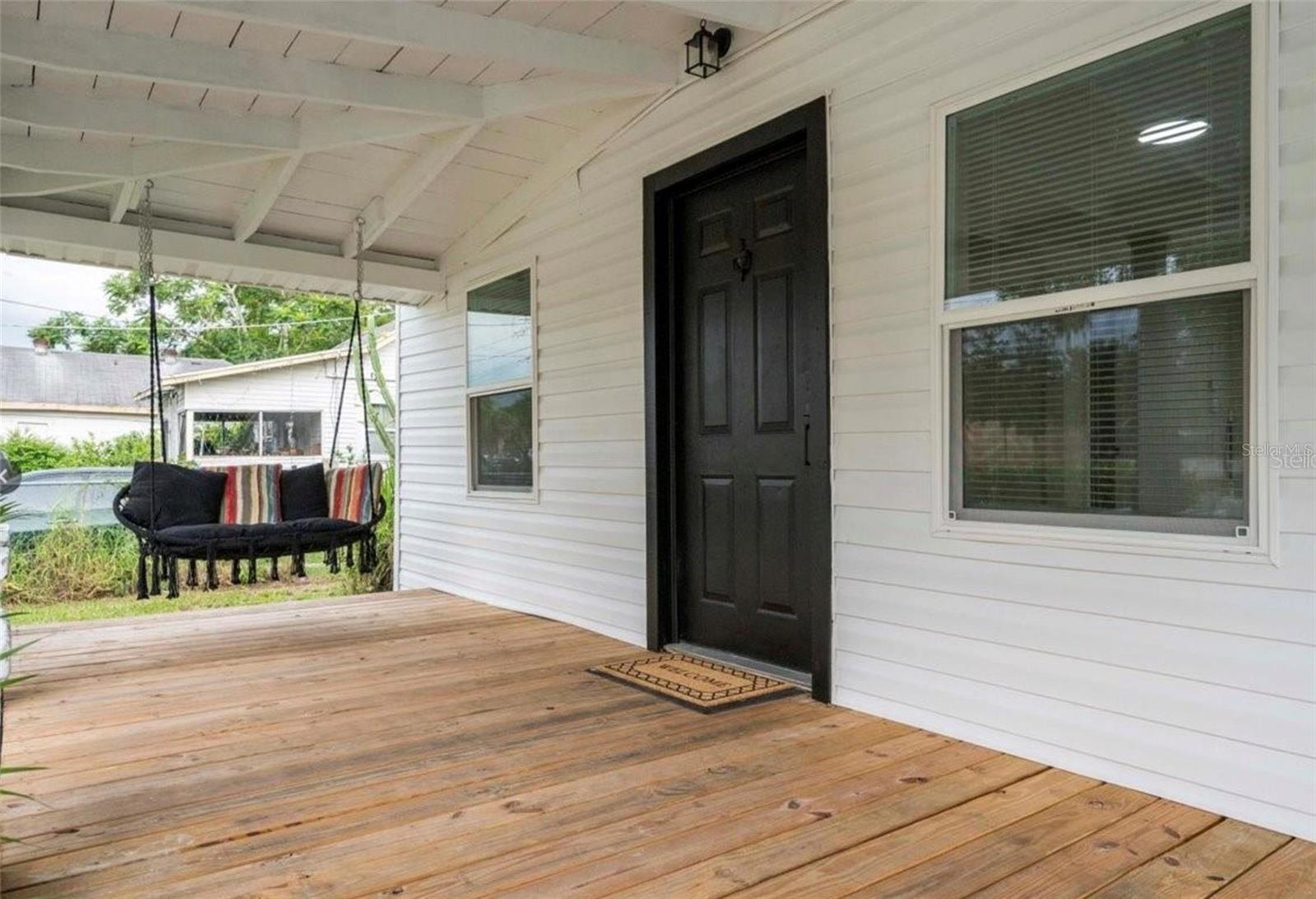 Image 3 of 21 For 412 Oak Street