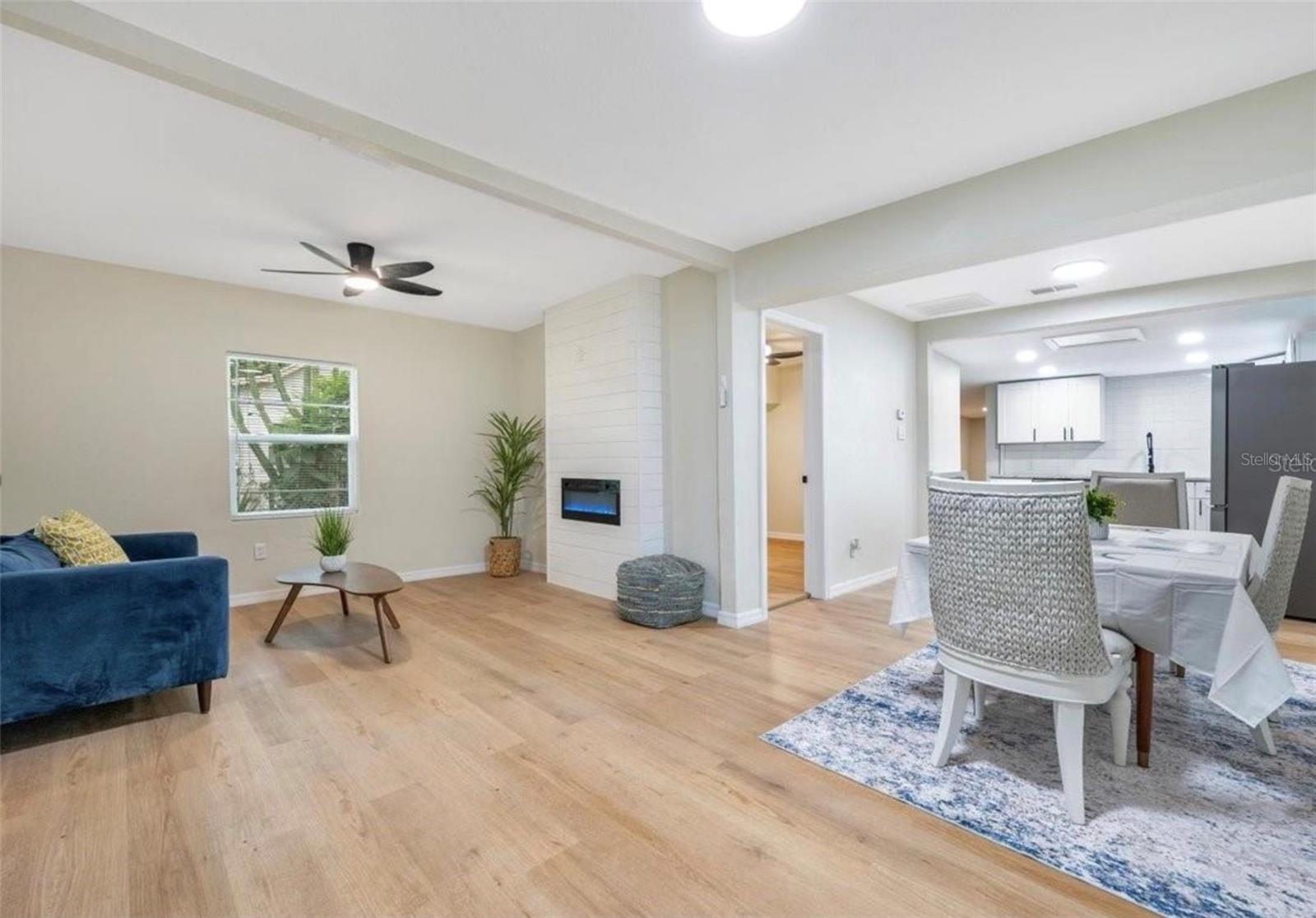 Image 6 of 21 For 412 Oak Street