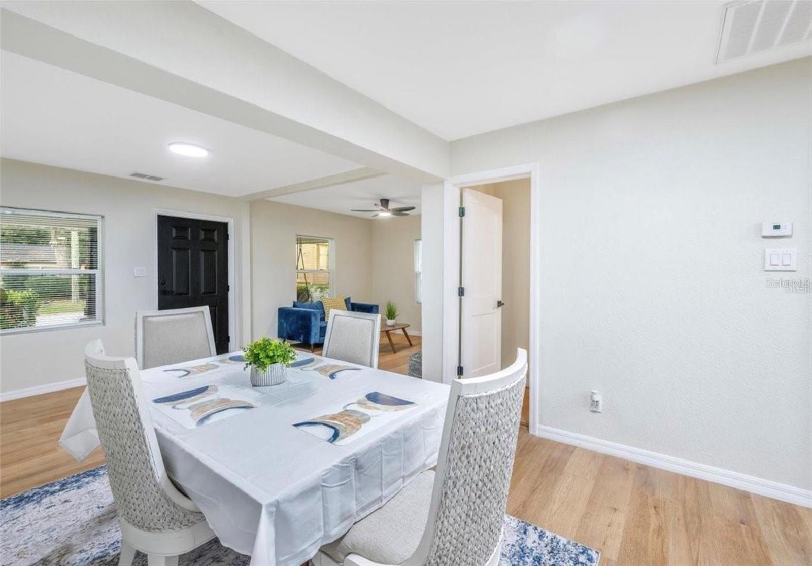 Image 8 of 21 For 412 Oak Street