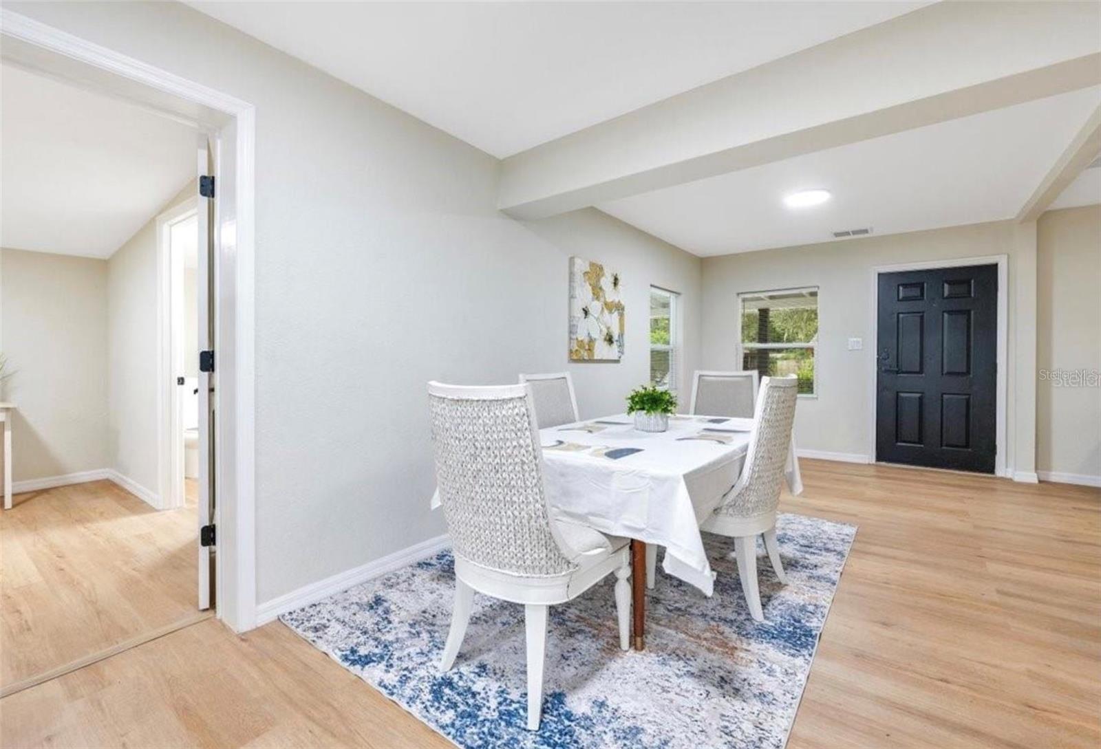 Image 9 of 21 For 412 Oak Street