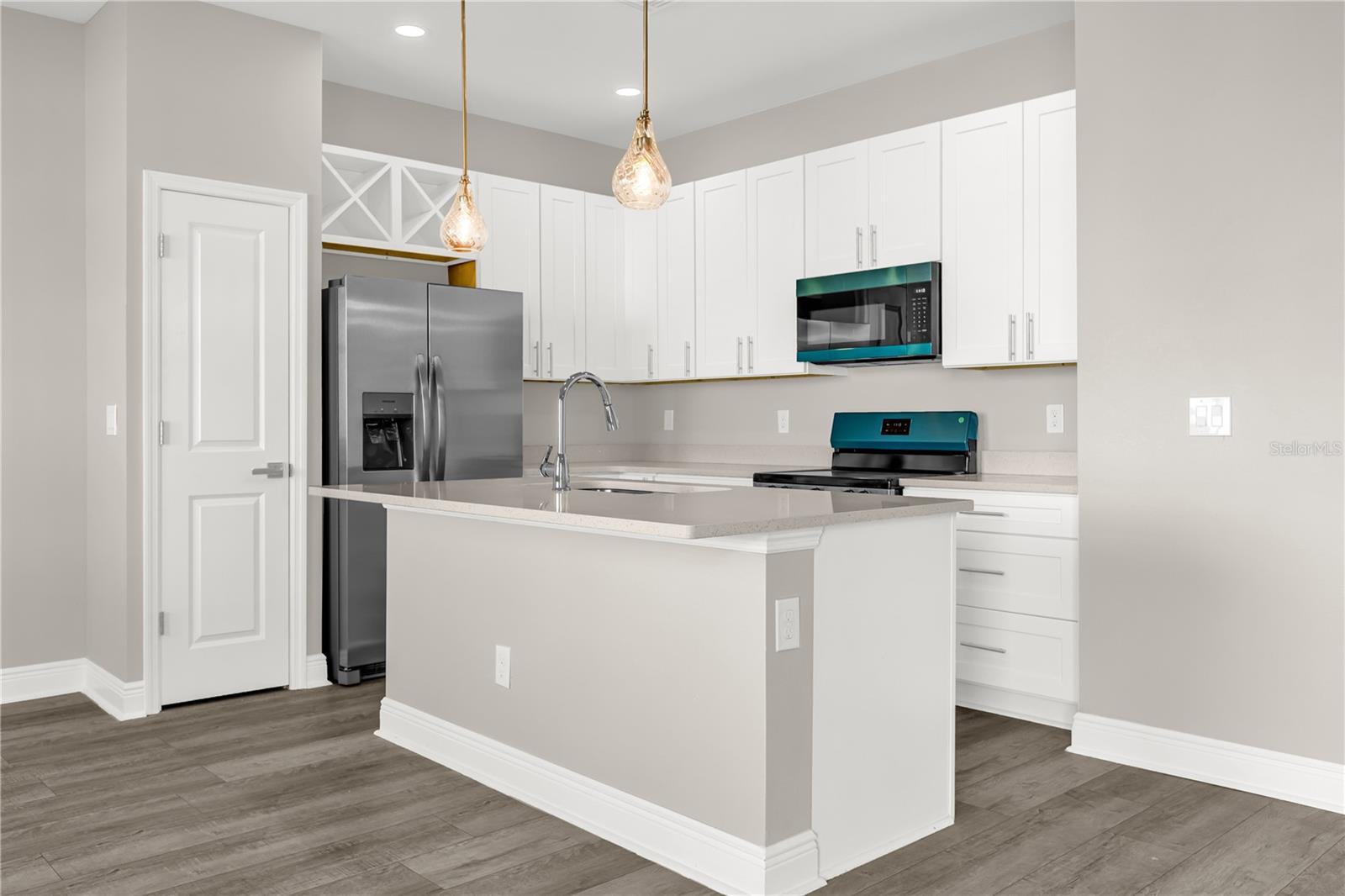 Image 12 of 29 For 108 Academy Avenue