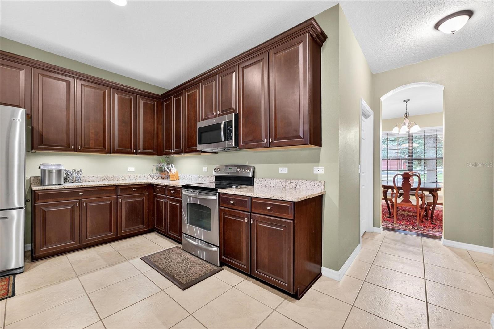 Image 13 of 70 For 3046 Falconhill Drive