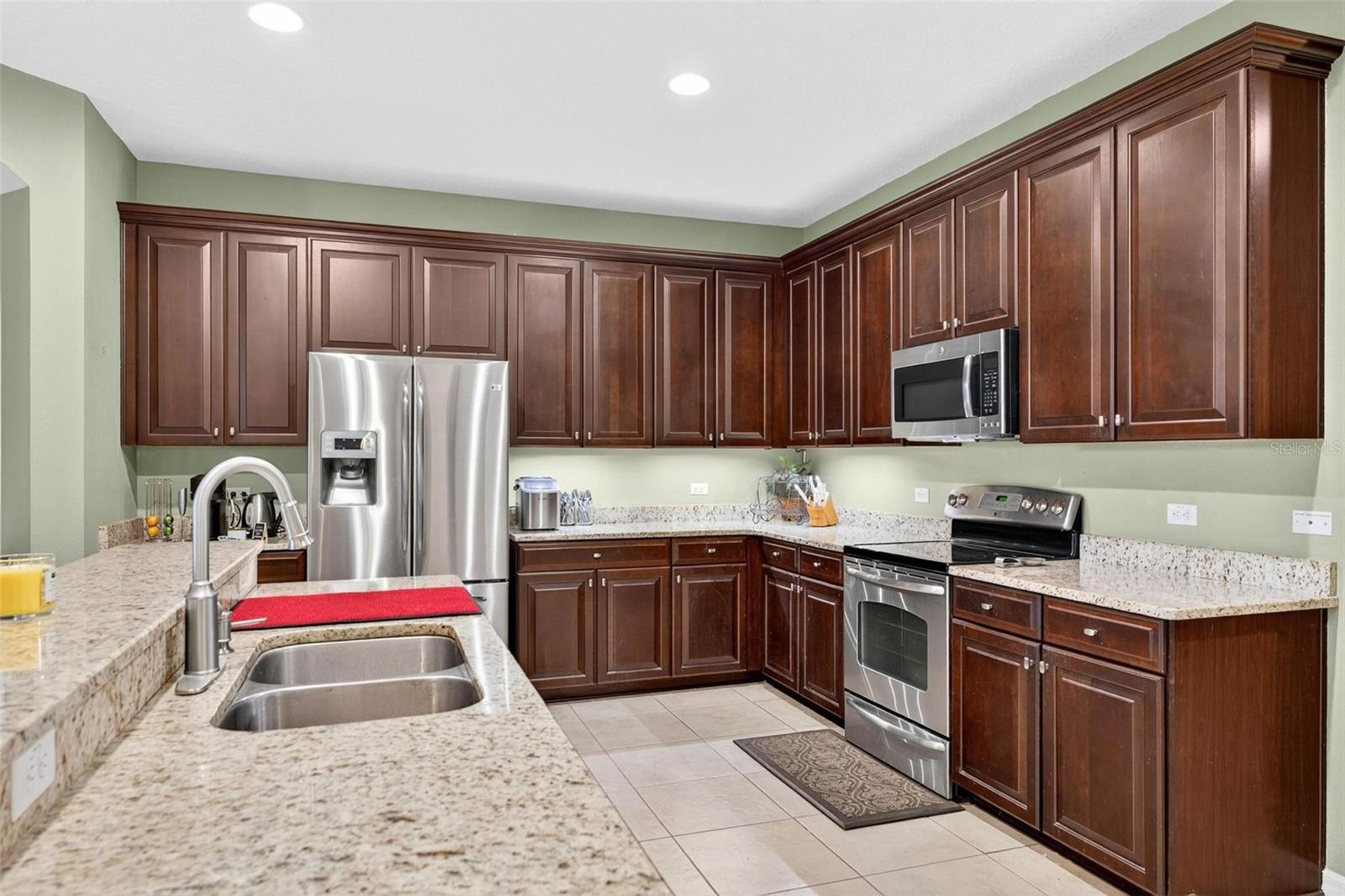 Image 15 of 70 For 3046 Falconhill Drive