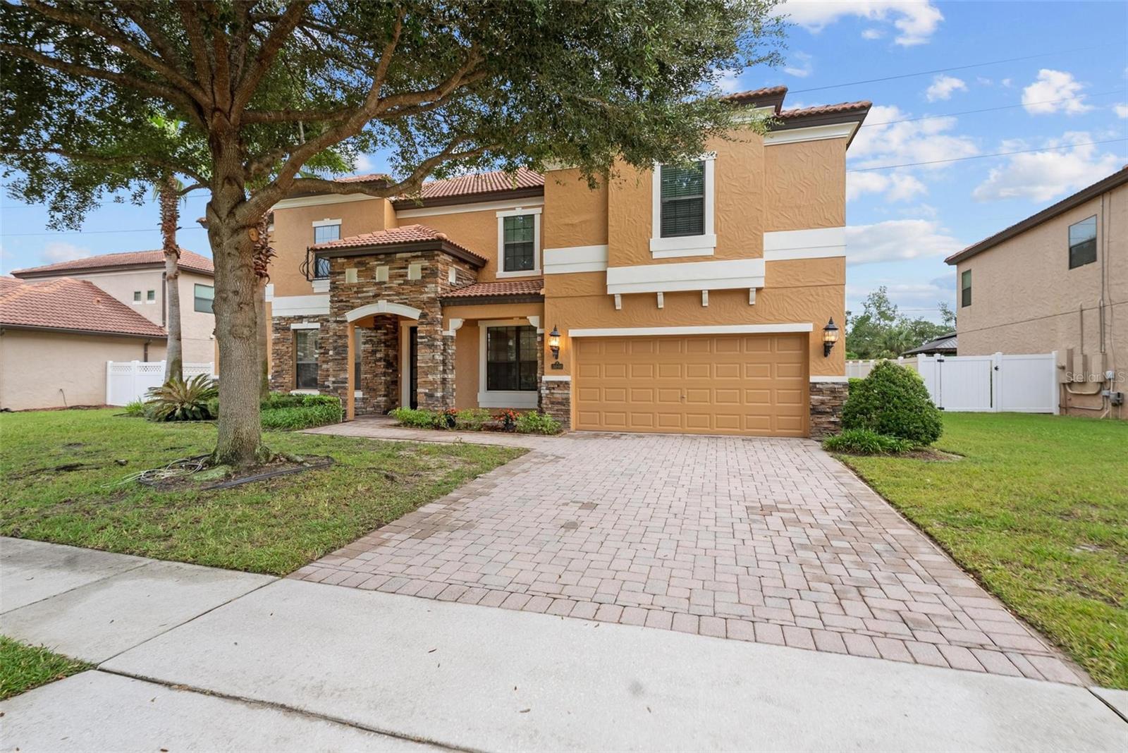 Image 2 of 70 For 3046 Falconhill Drive