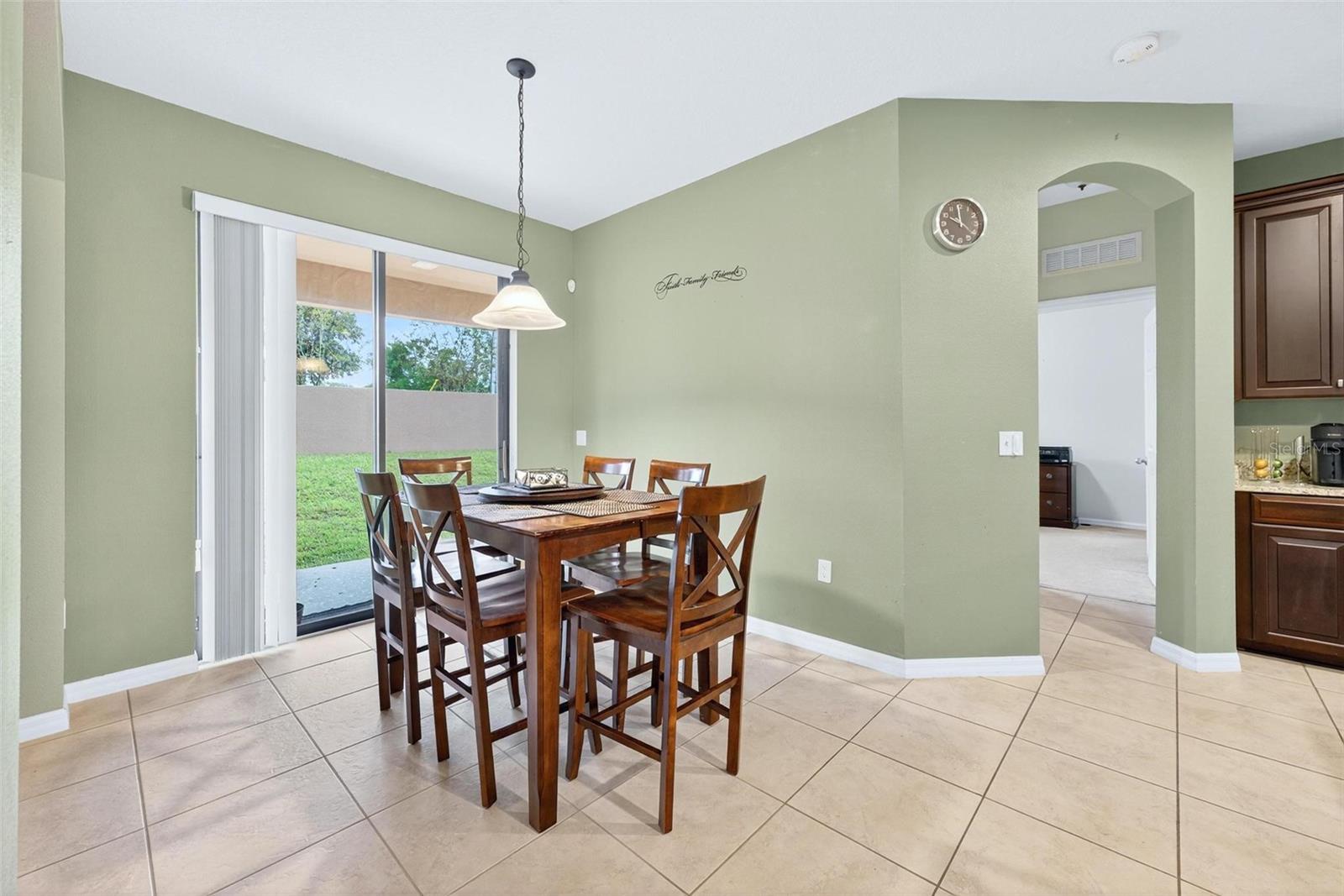 Image 21 of 70 For 3046 Falconhill Drive