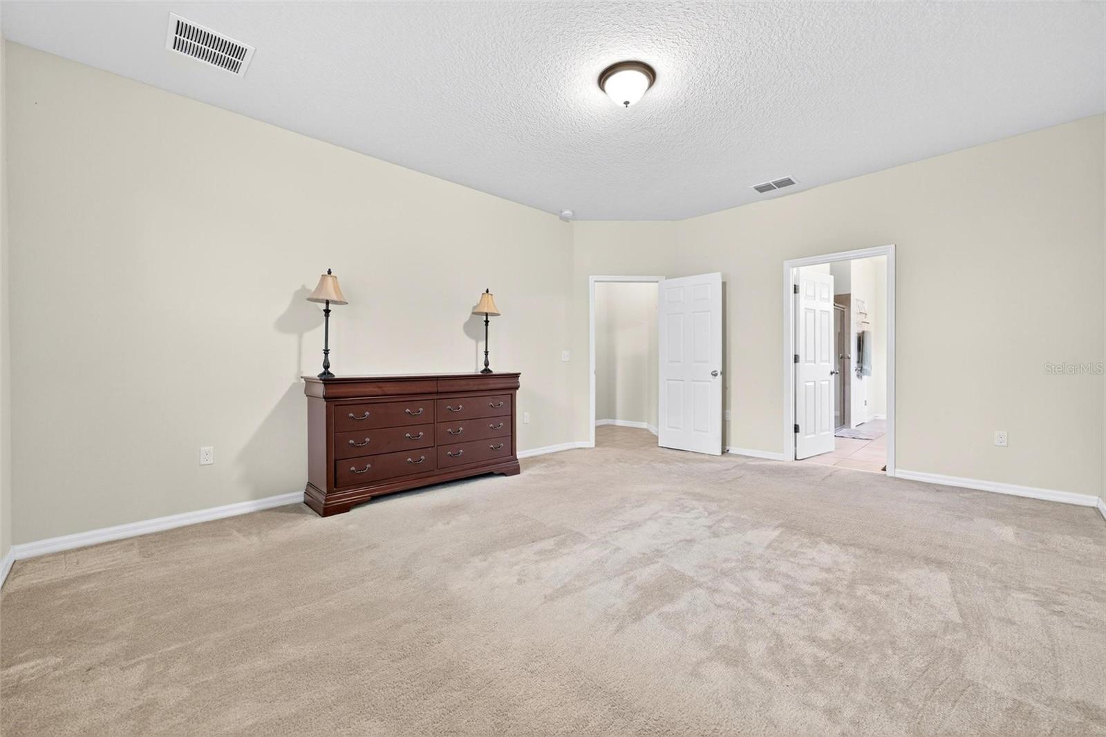 Image 27 of 70 For 3046 Falconhill Drive