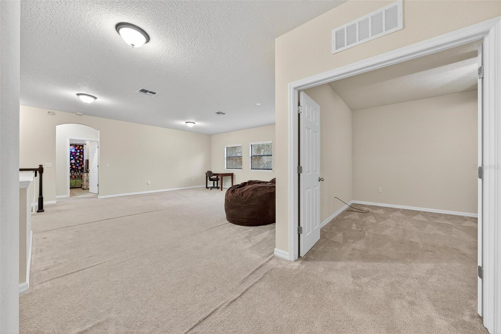 Image 39 of 70 For 3046 Falconhill Drive