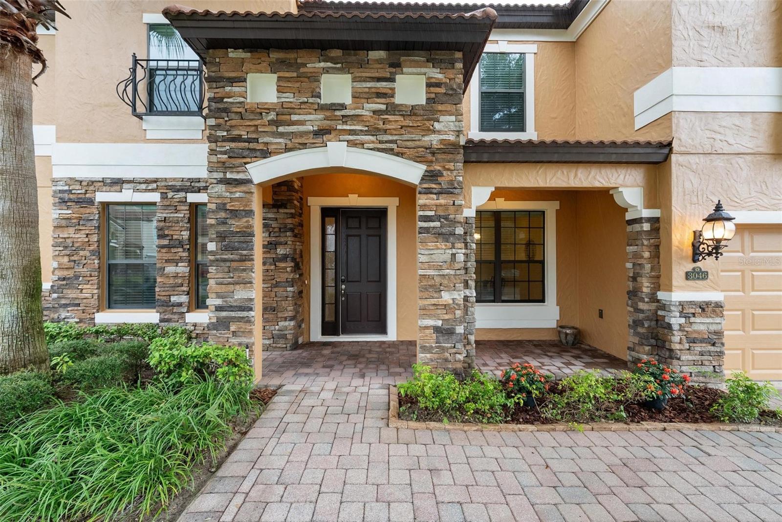 Image 4 of 70 For 3046 Falconhill Drive