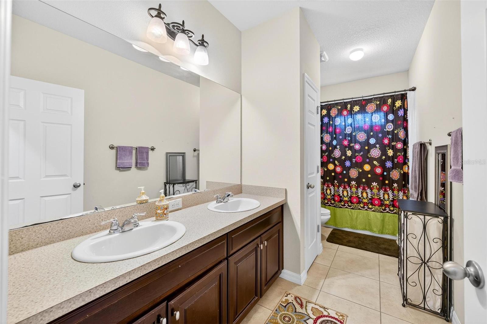 Image 42 of 70 For 3046 Falconhill Drive