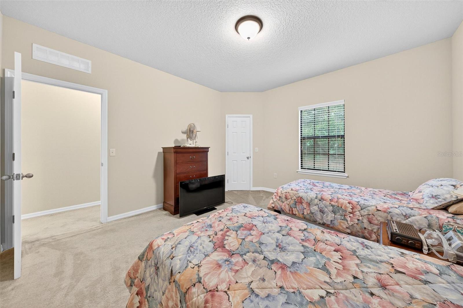 Image 50 of 70 For 3046 Falconhill Drive